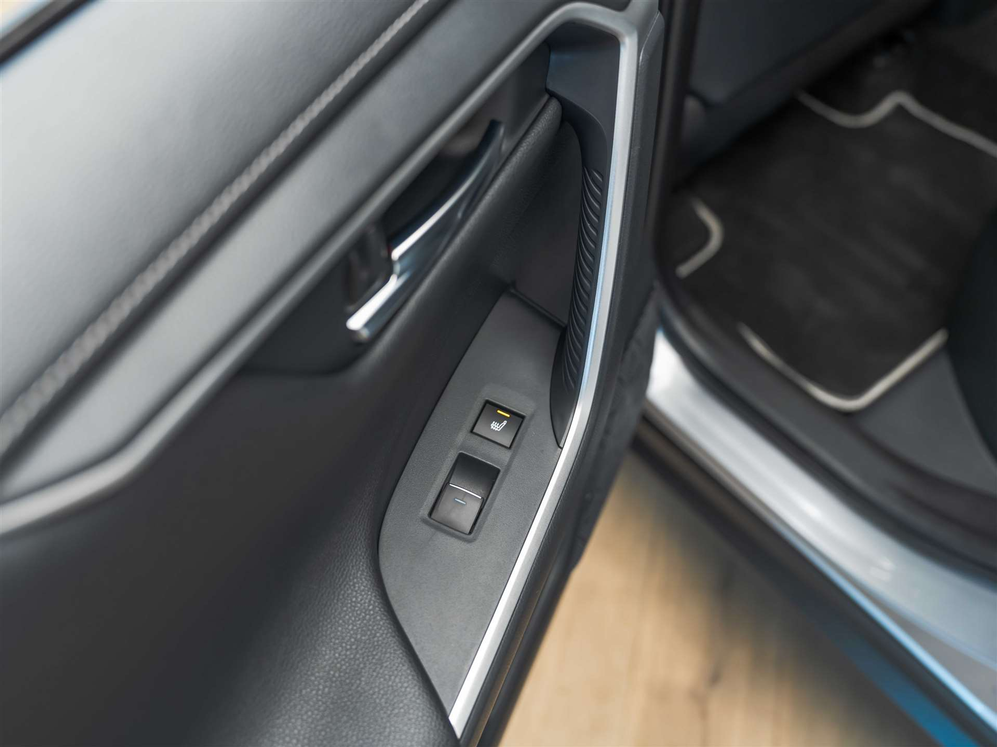 listing desktop thumbnail image 26