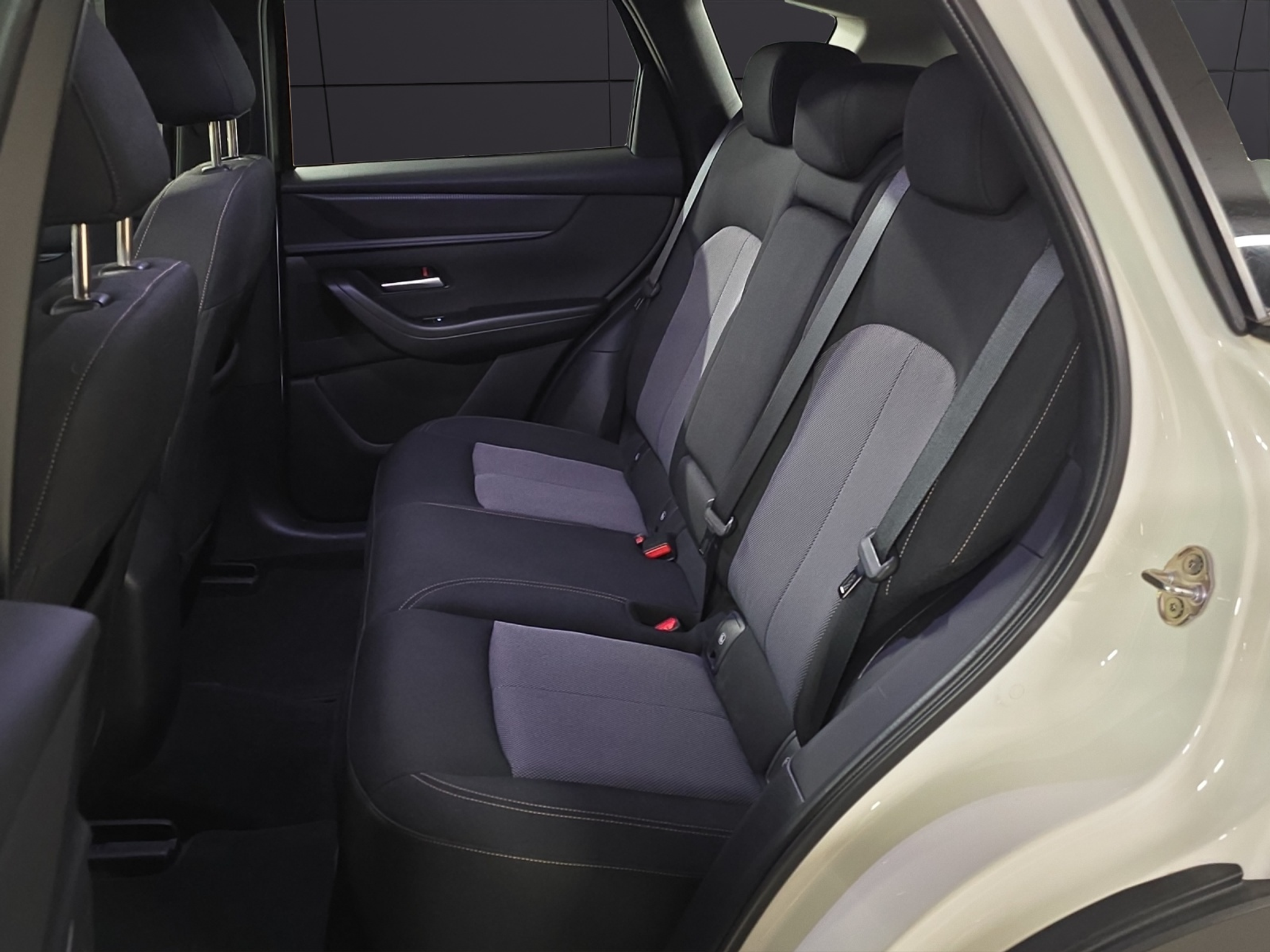 listing desktop thumbnail image 18