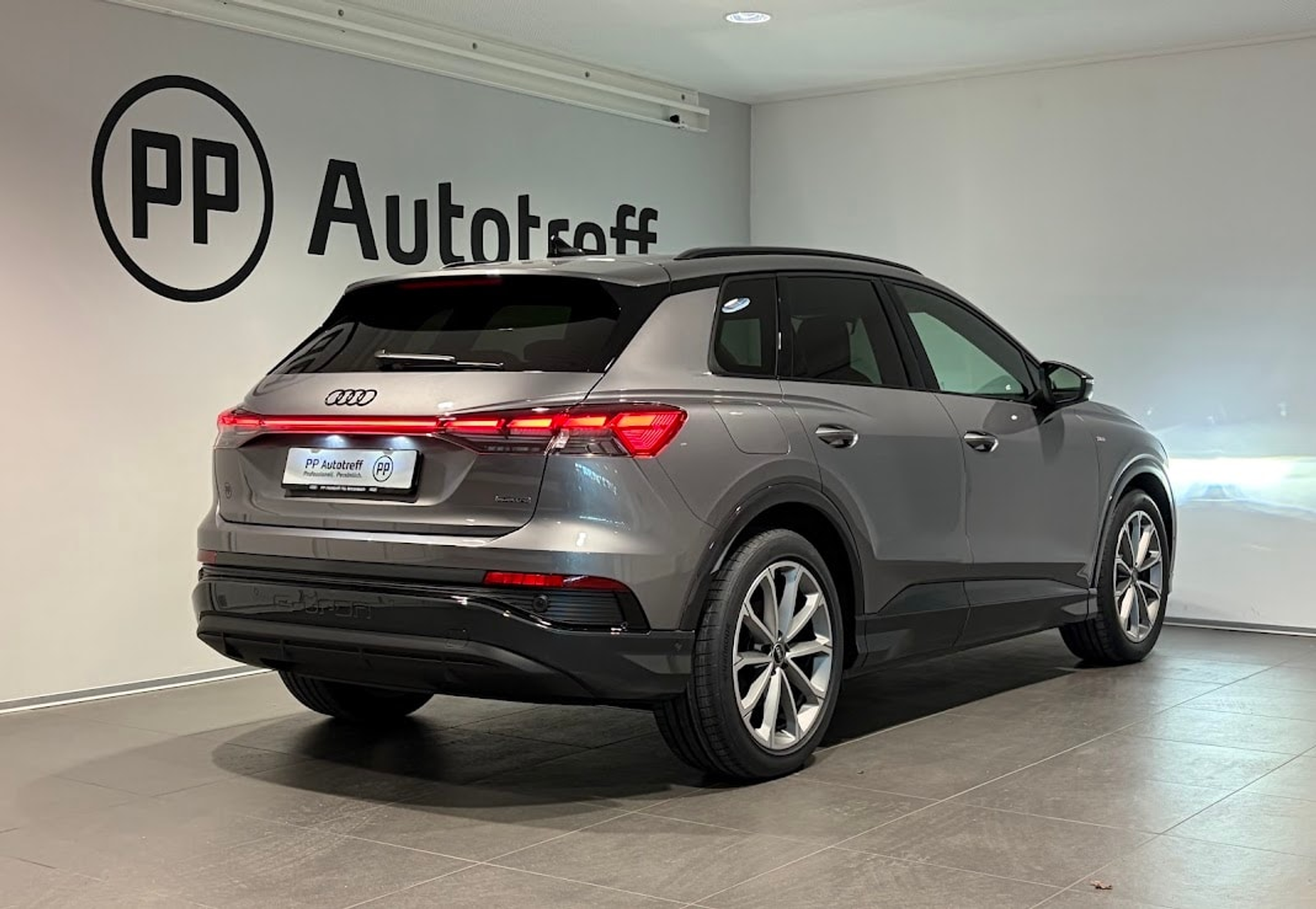 listing desktop thumbnail image 14