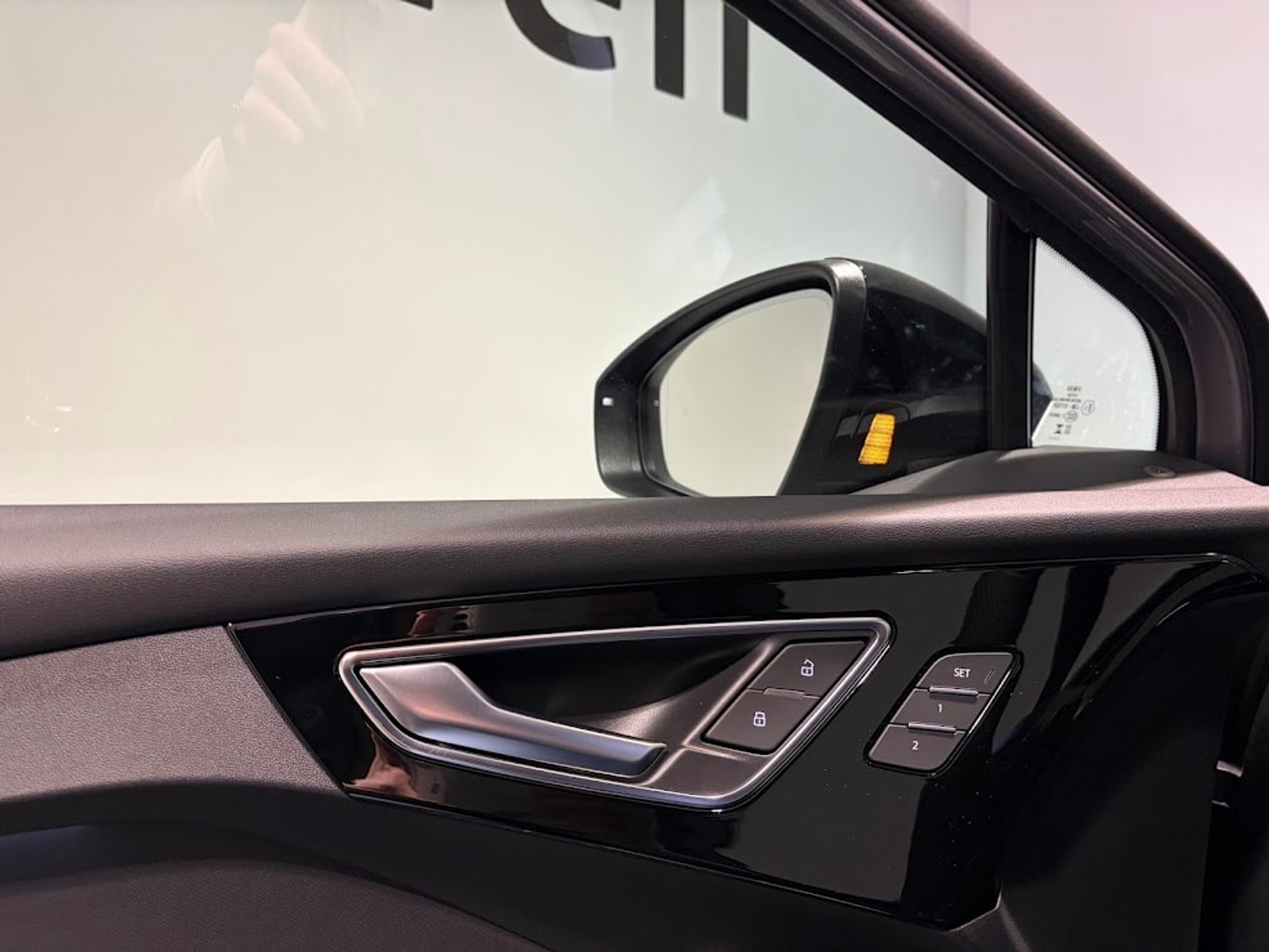 listing desktop thumbnail image 7