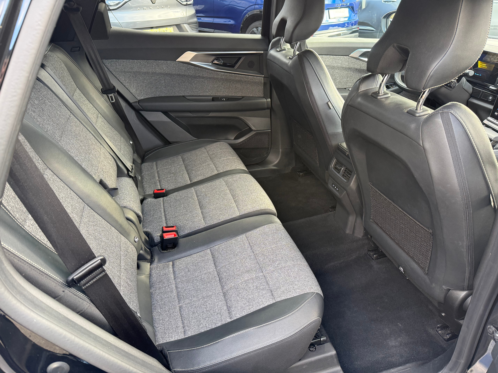 listing desktop thumbnail image 11