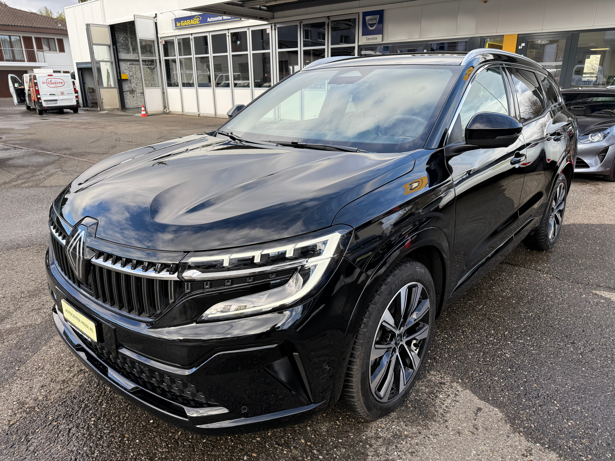 listing desktop thumbnail image 1