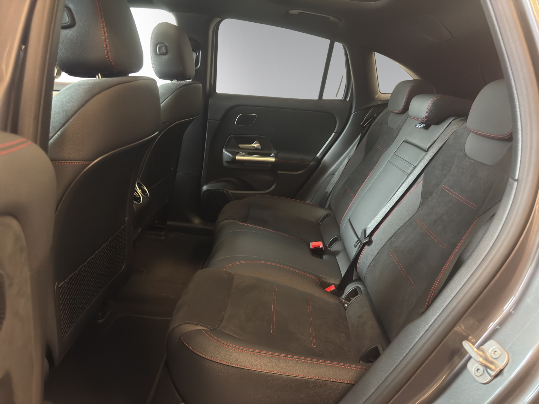 listing desktop thumbnail image 9