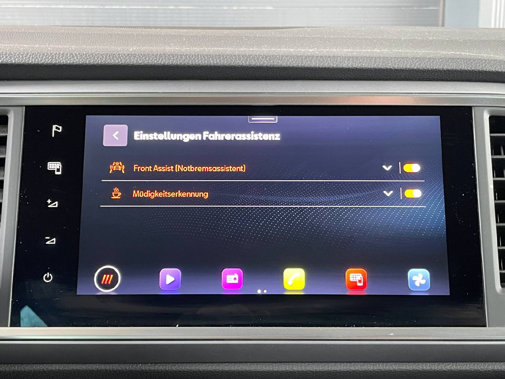 listing desktop thumbnail image 9