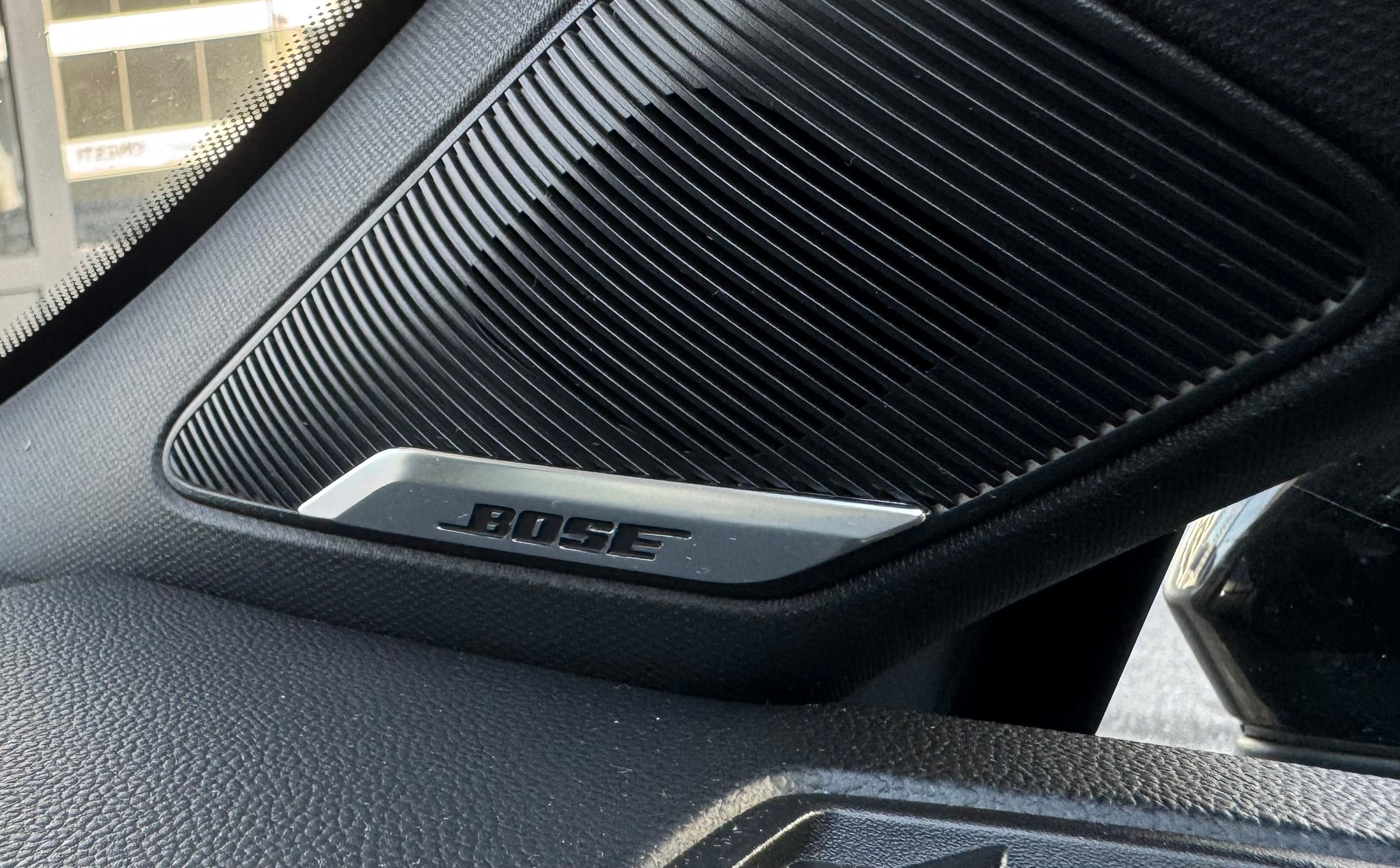 listing desktop thumbnail image 21