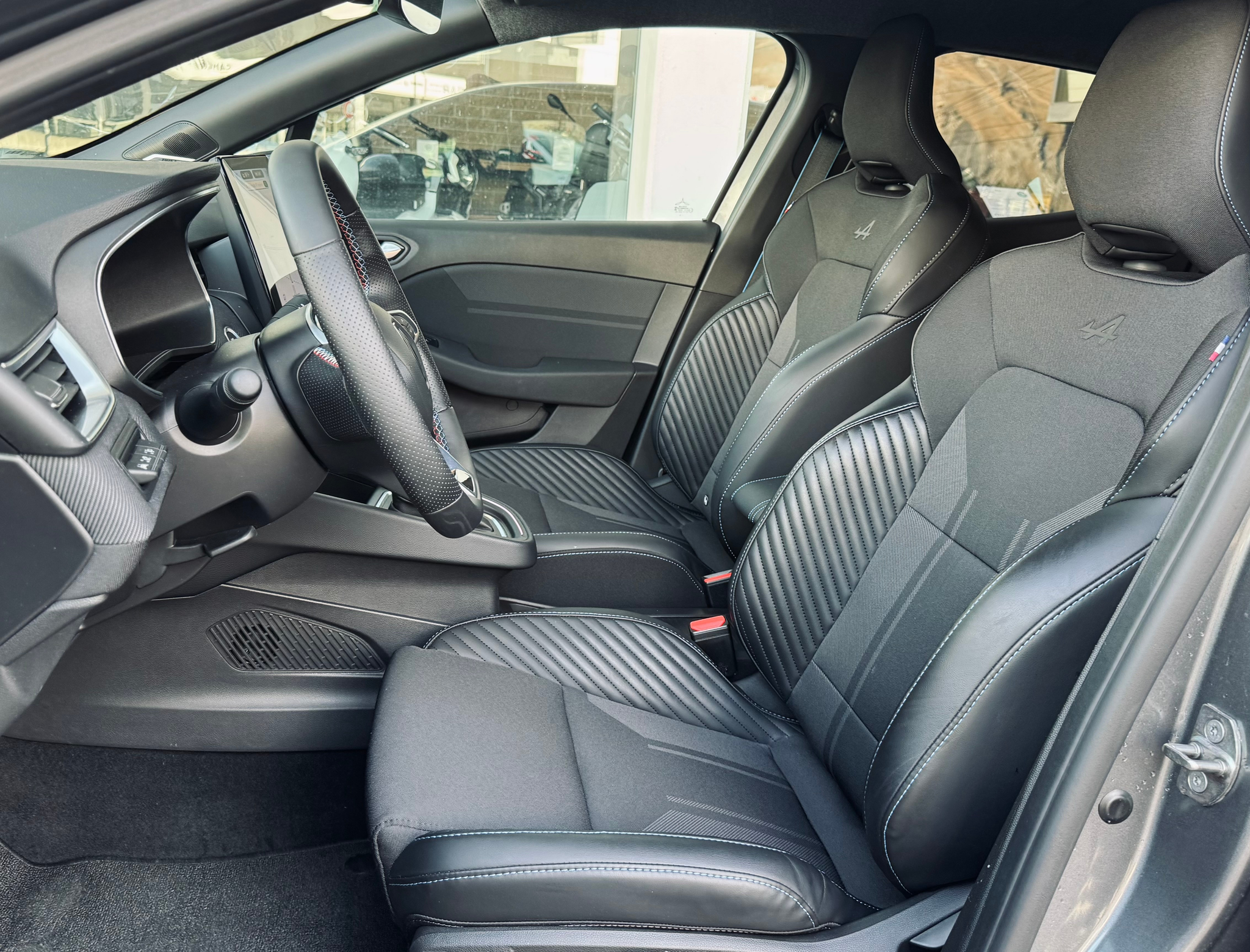 listing desktop thumbnail image 7