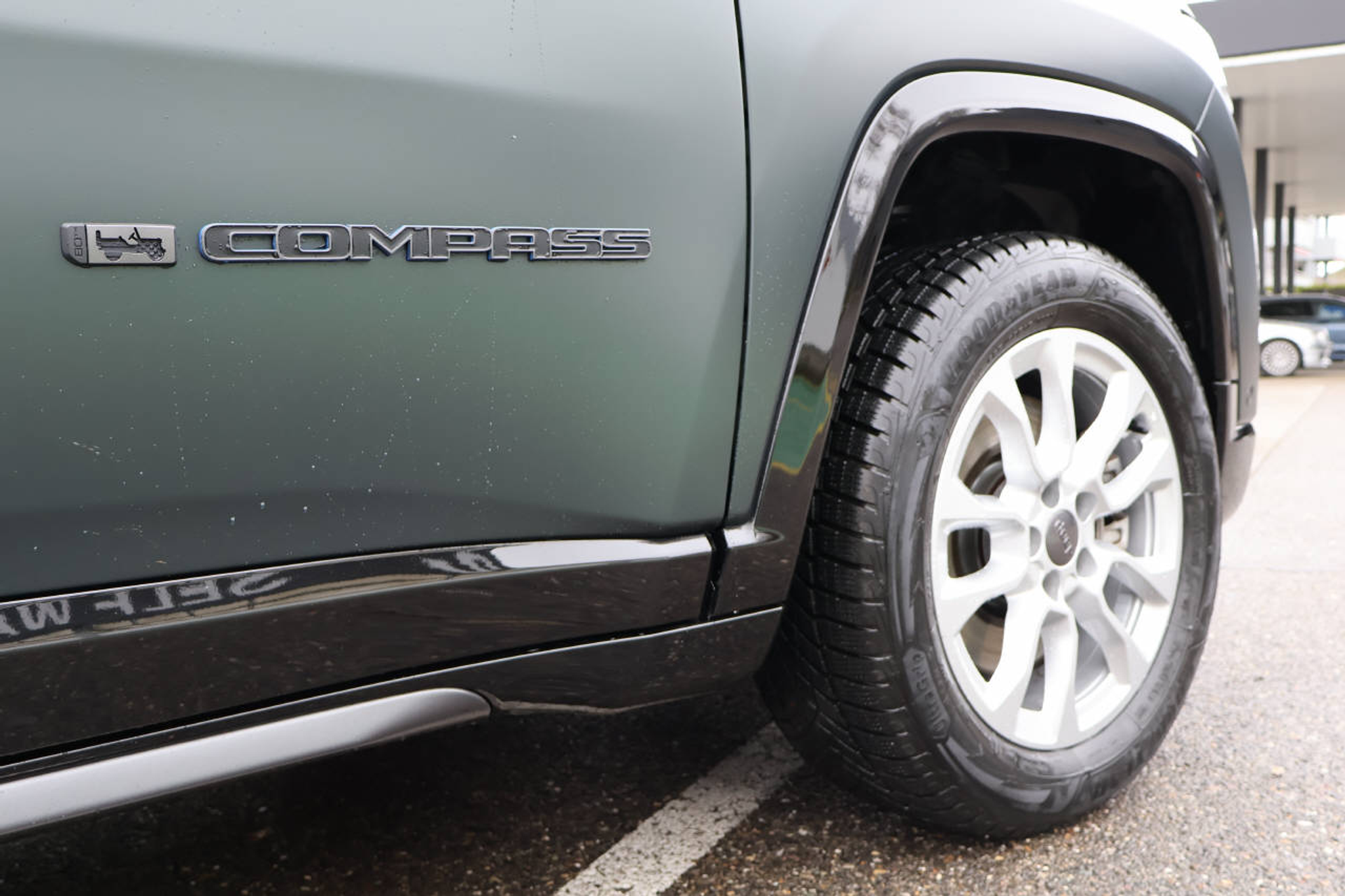 listing desktop thumbnail image 9