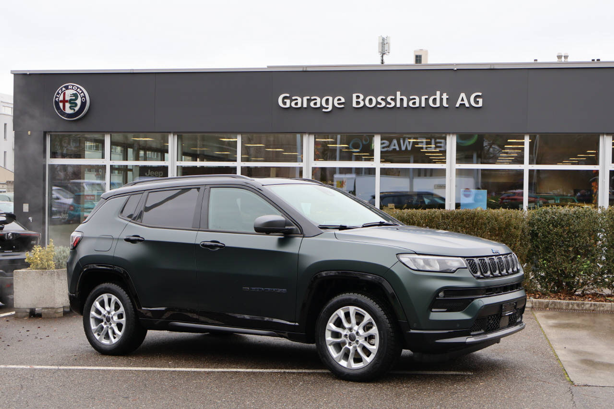 listing desktop thumbnail image 0