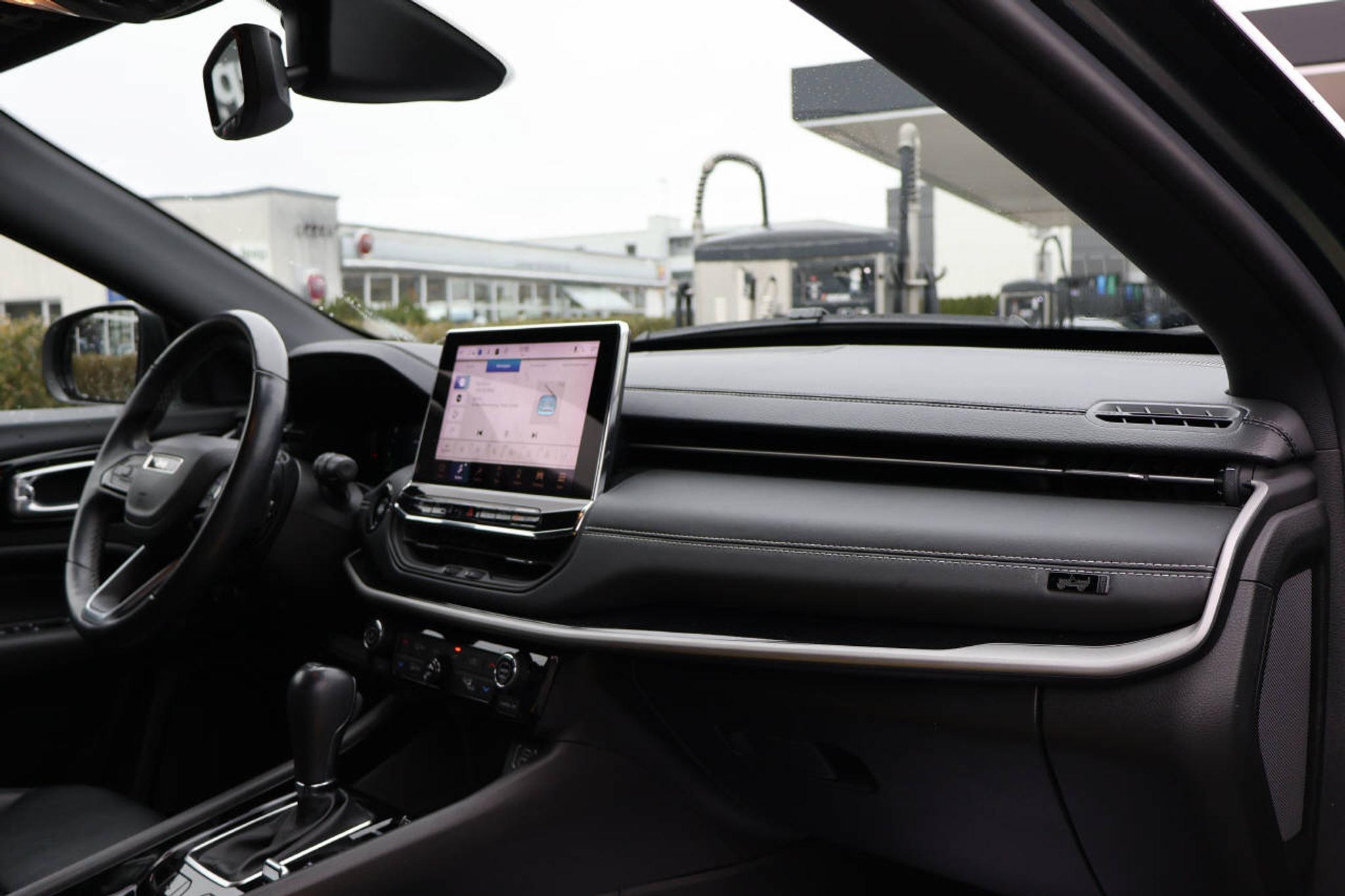 listing desktop thumbnail image 14