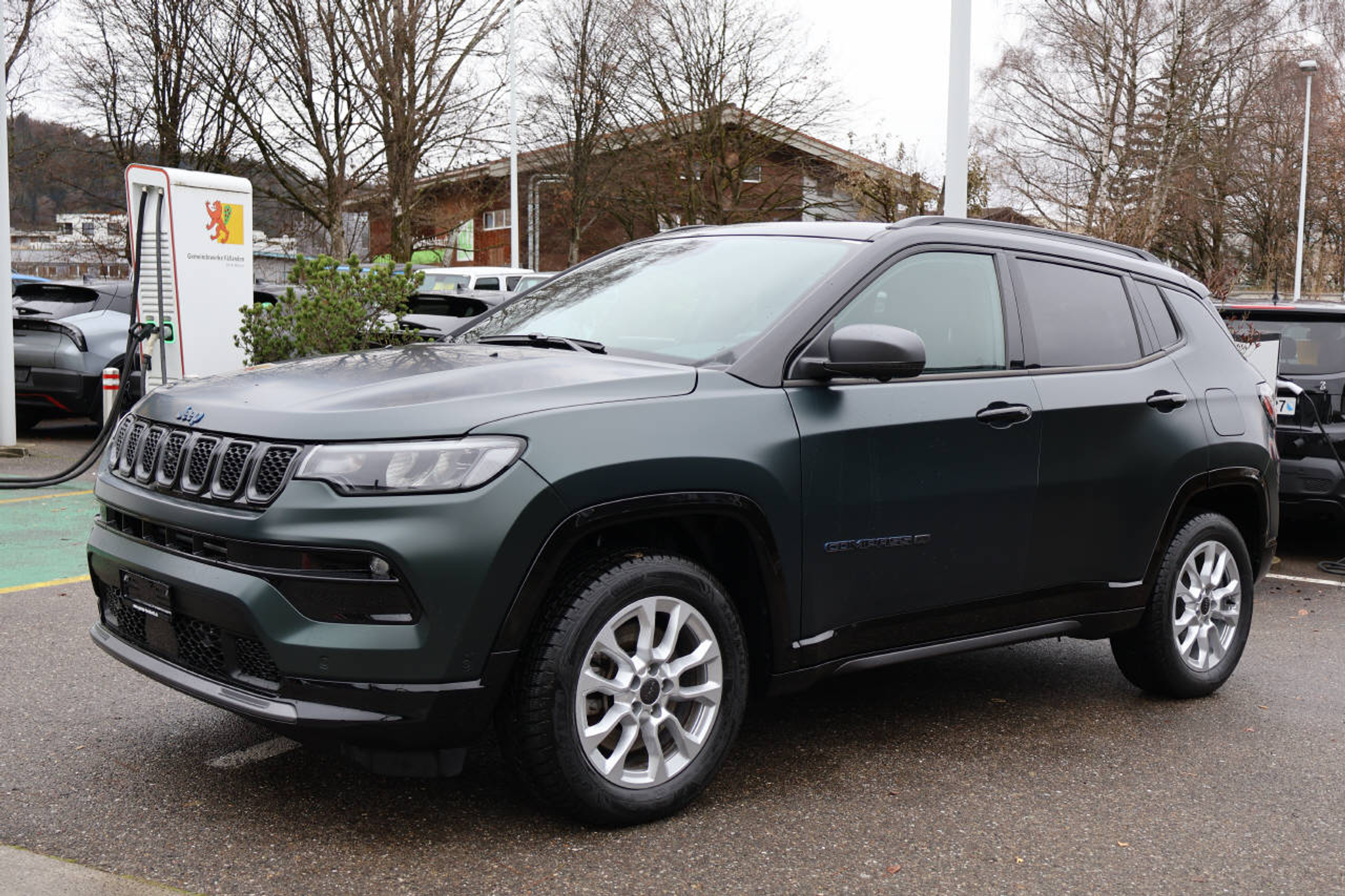 listing desktop thumbnail image 6