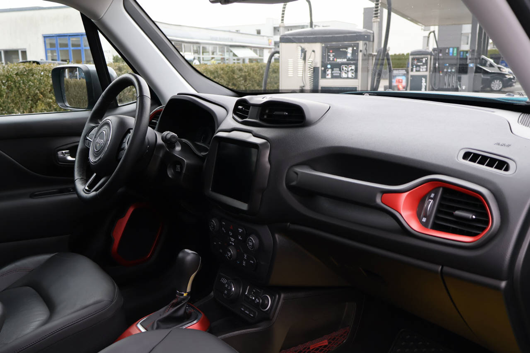 listing desktop thumbnail image 13