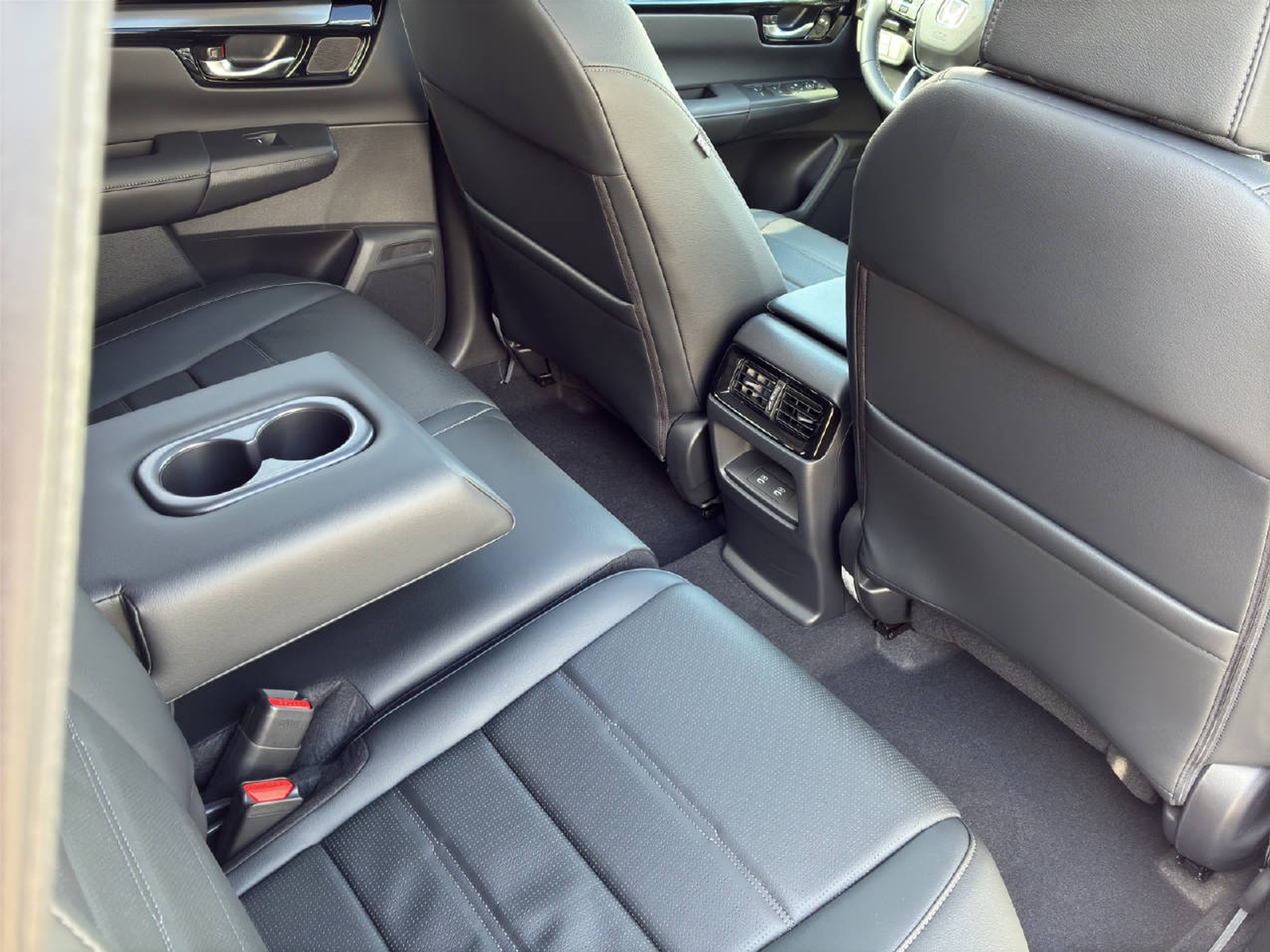 listing desktop thumbnail image 10