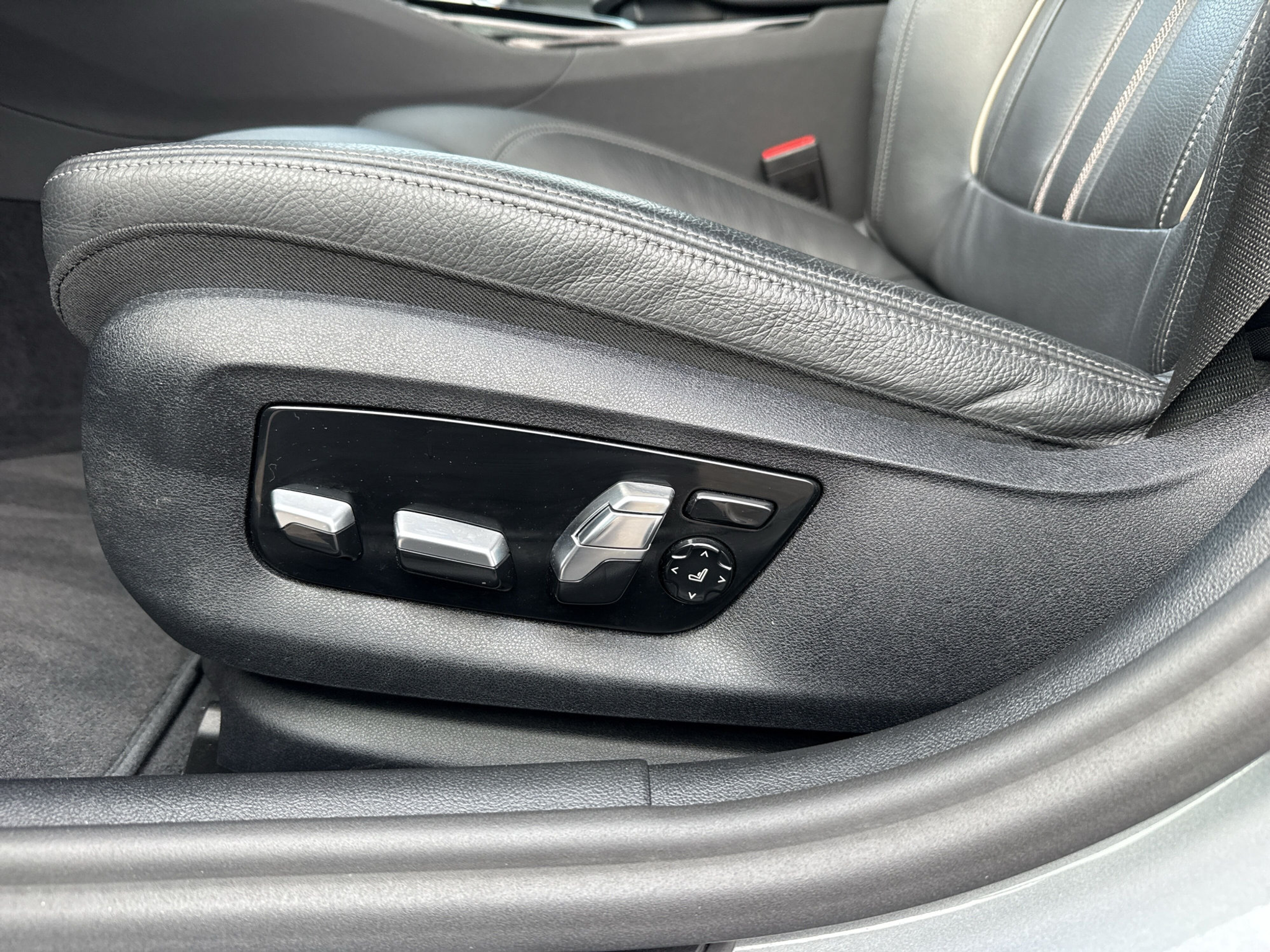 listing desktop thumbnail image 18