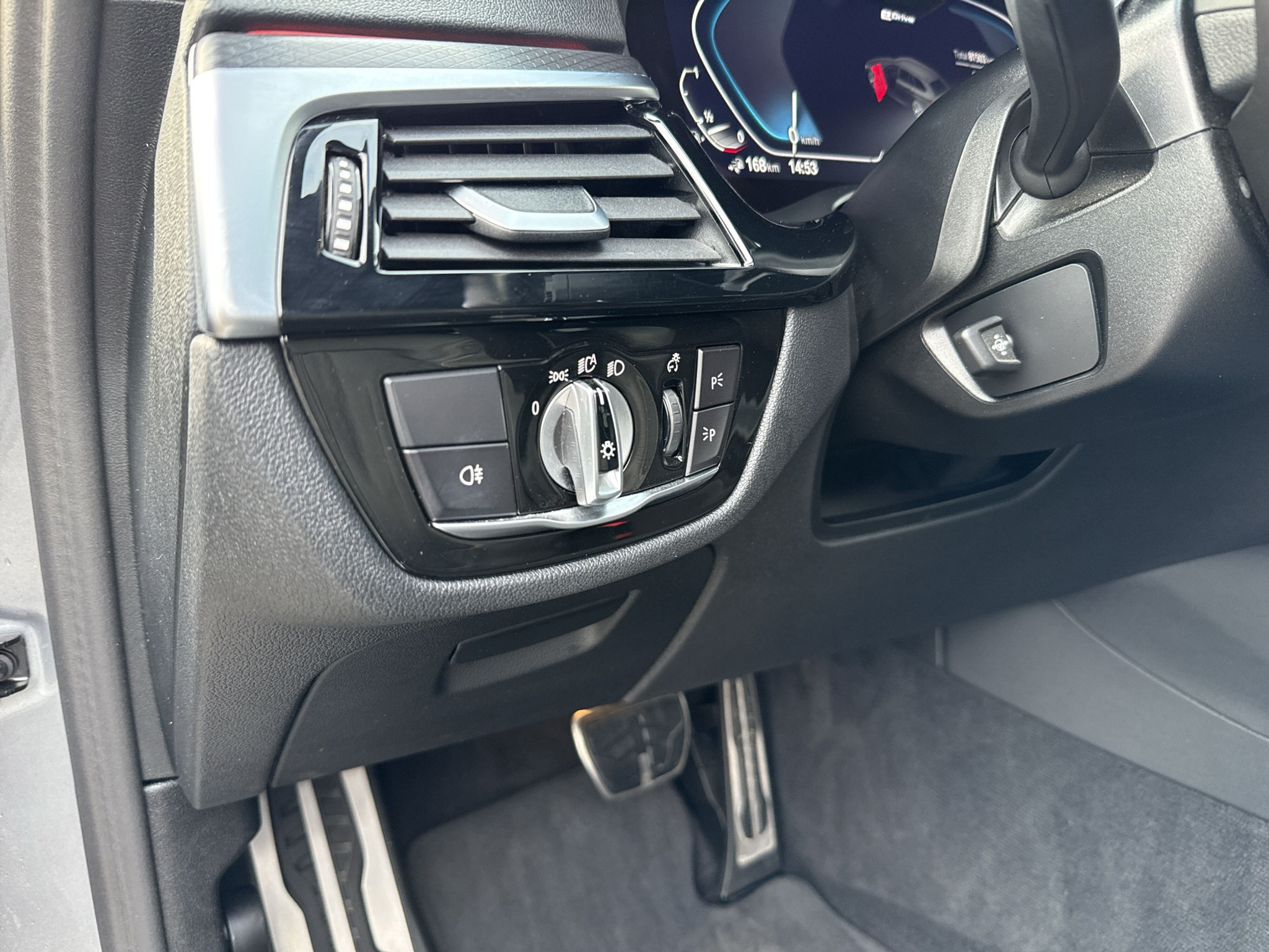 listing desktop thumbnail image 19