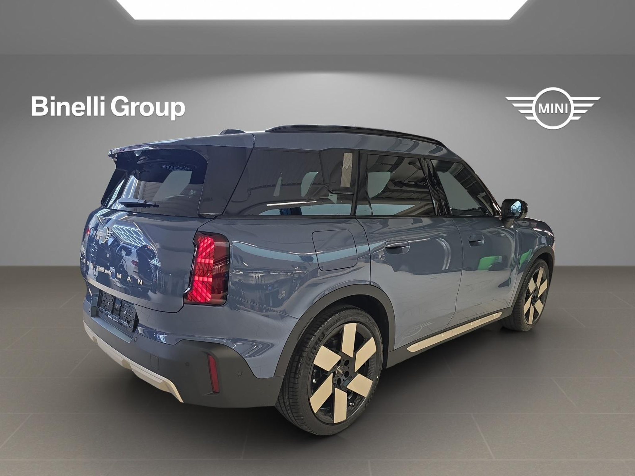 listing desktop thumbnail image 2