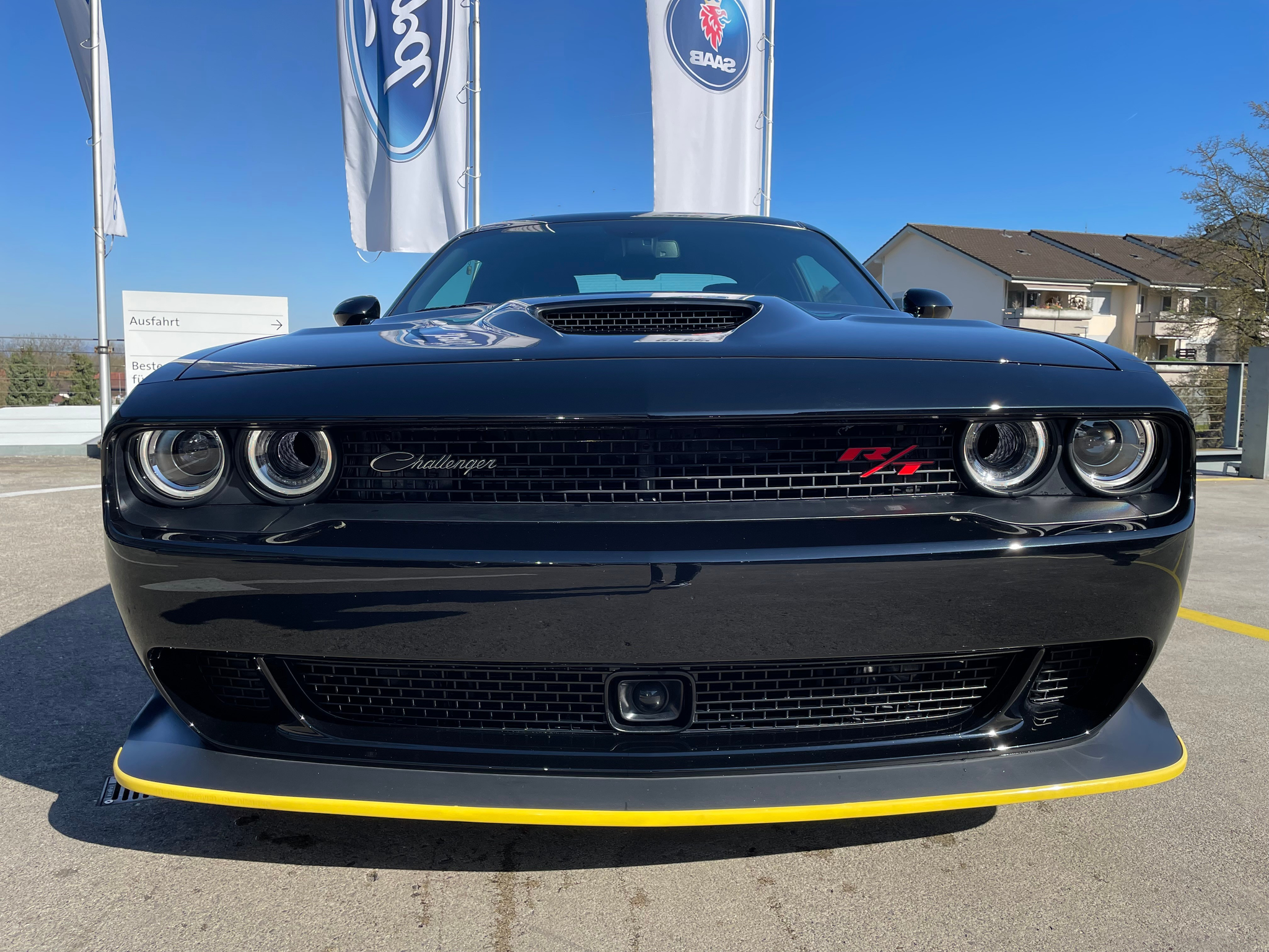 listing desktop thumbnail image 1