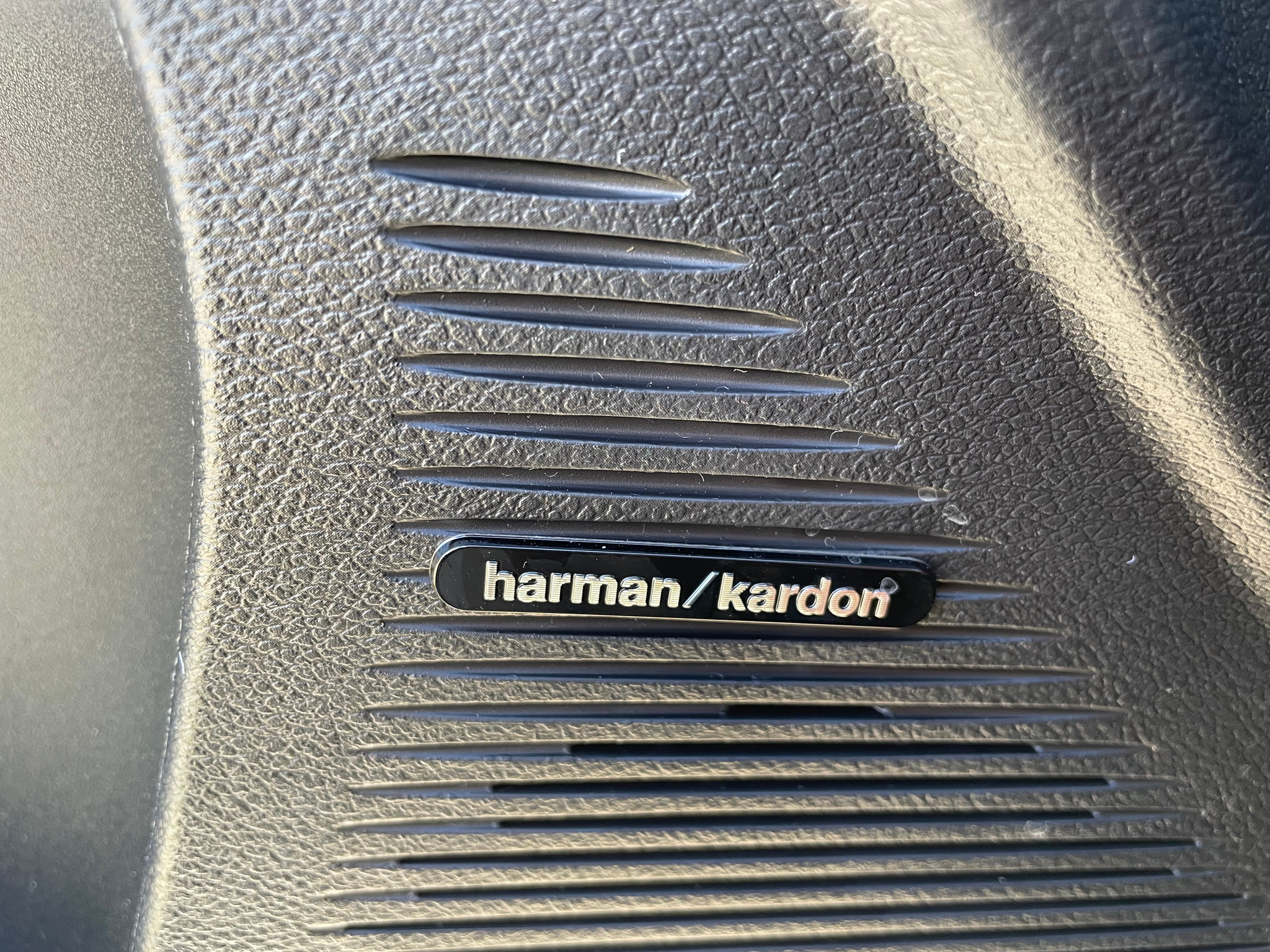 listing desktop thumbnail image 22