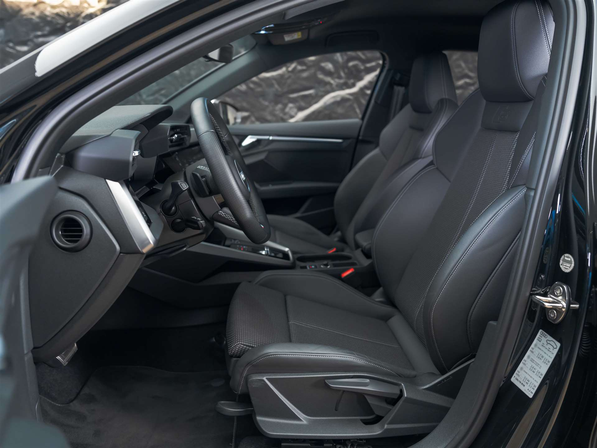 listing desktop thumbnail image 9