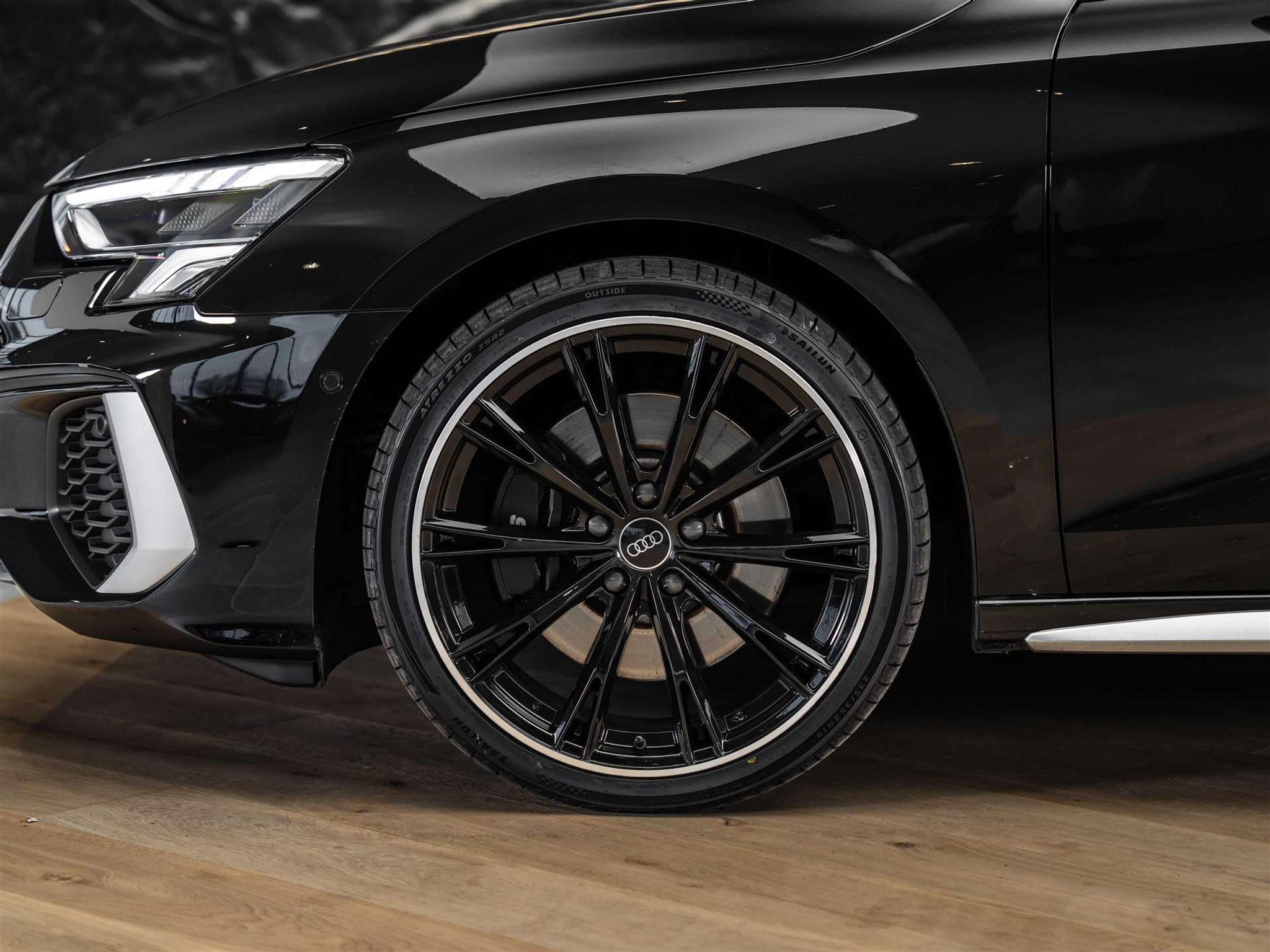 listing desktop thumbnail image 18