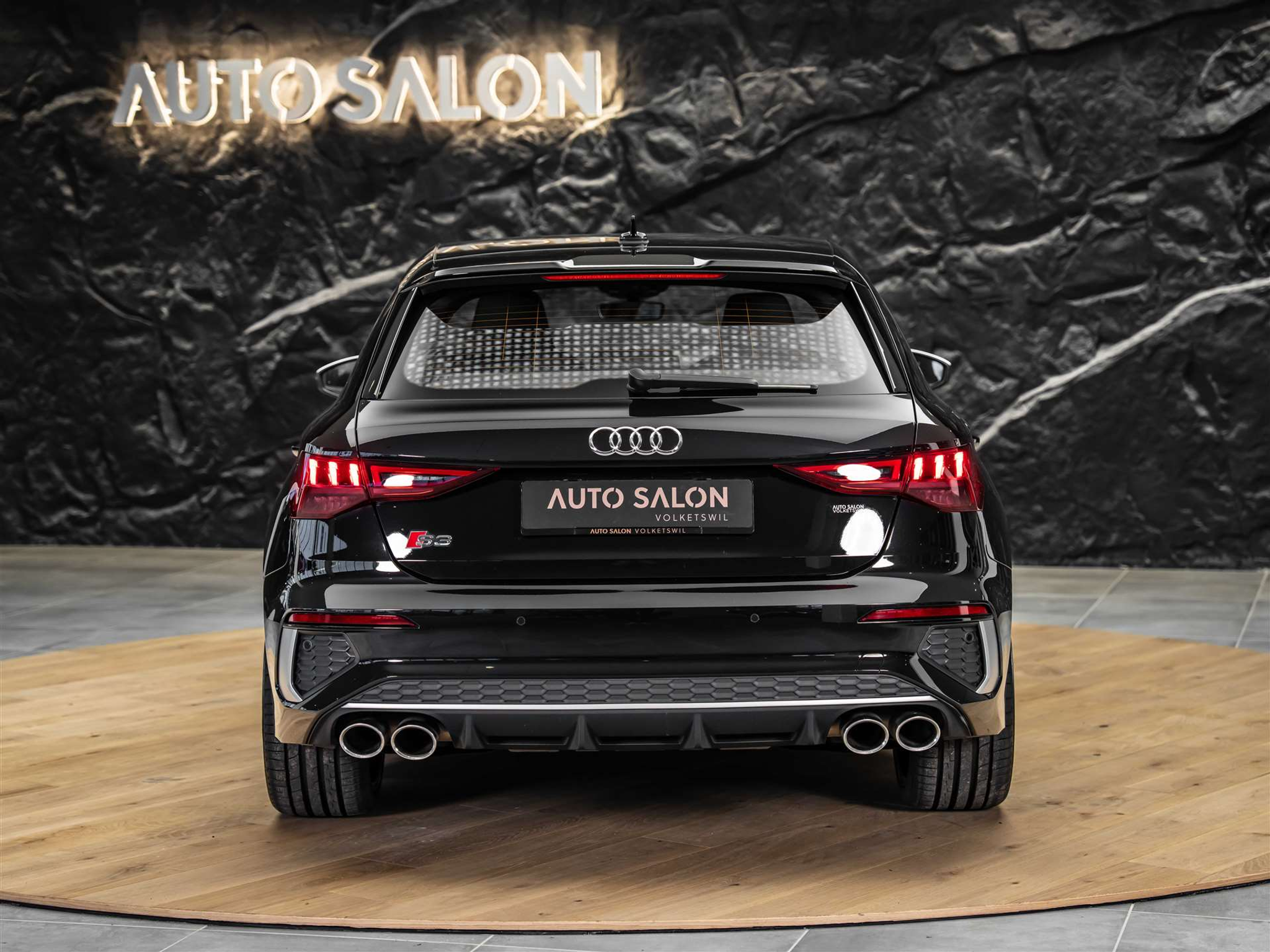 listing desktop thumbnail image 3