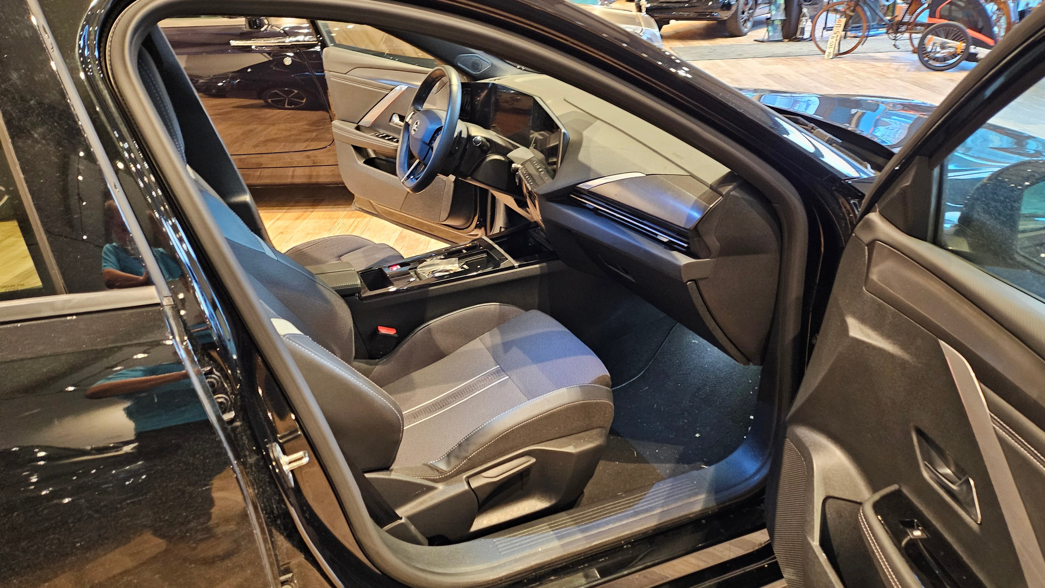 listing desktop thumbnail image 17