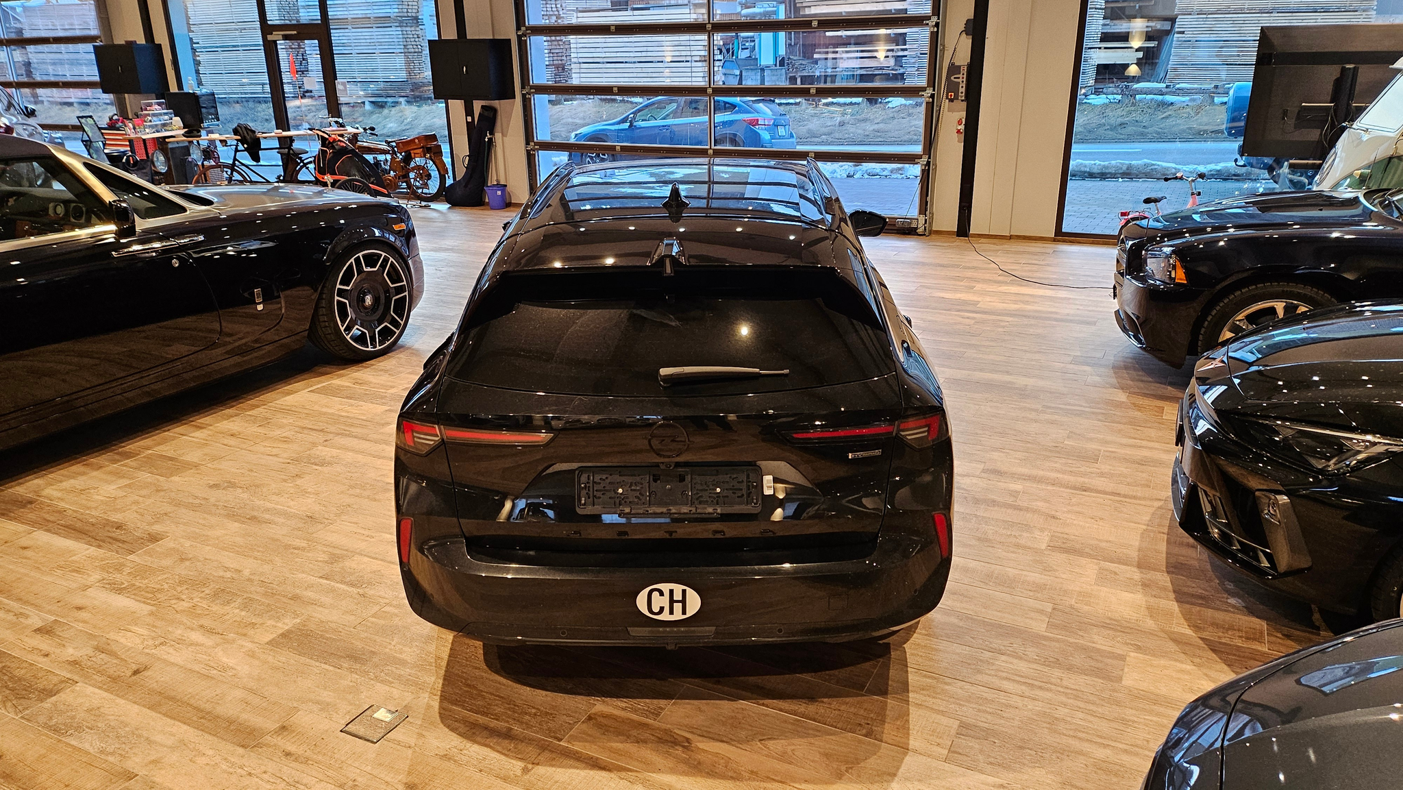 listing desktop thumbnail image 12