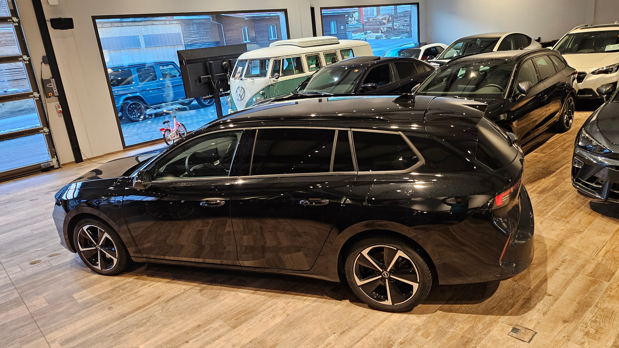 listing desktop thumbnail image 16