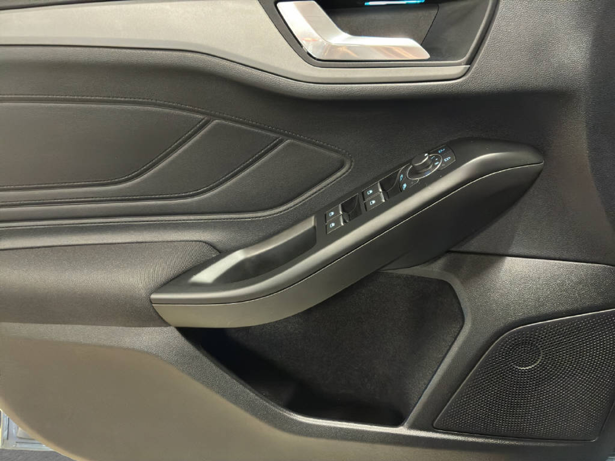 listing desktop thumbnail image 11