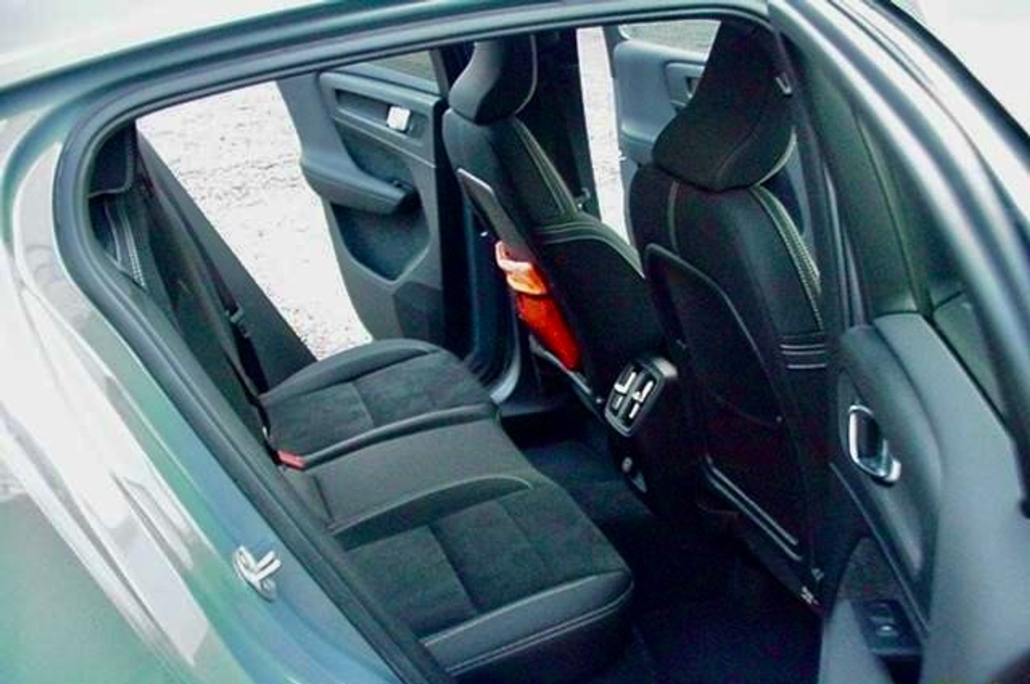 listing desktop thumbnail image 7