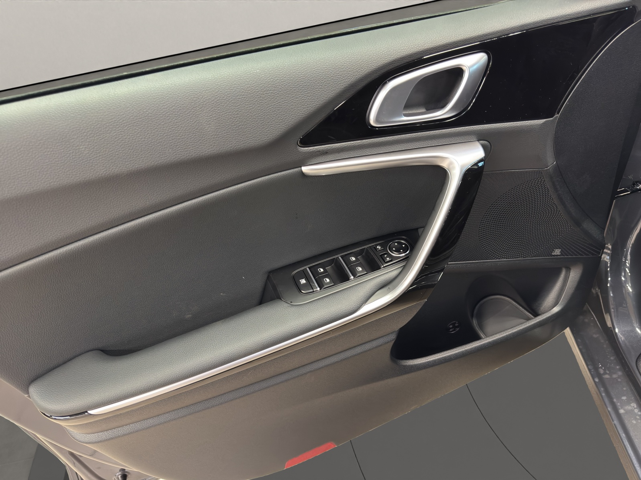 listing desktop thumbnail image 14