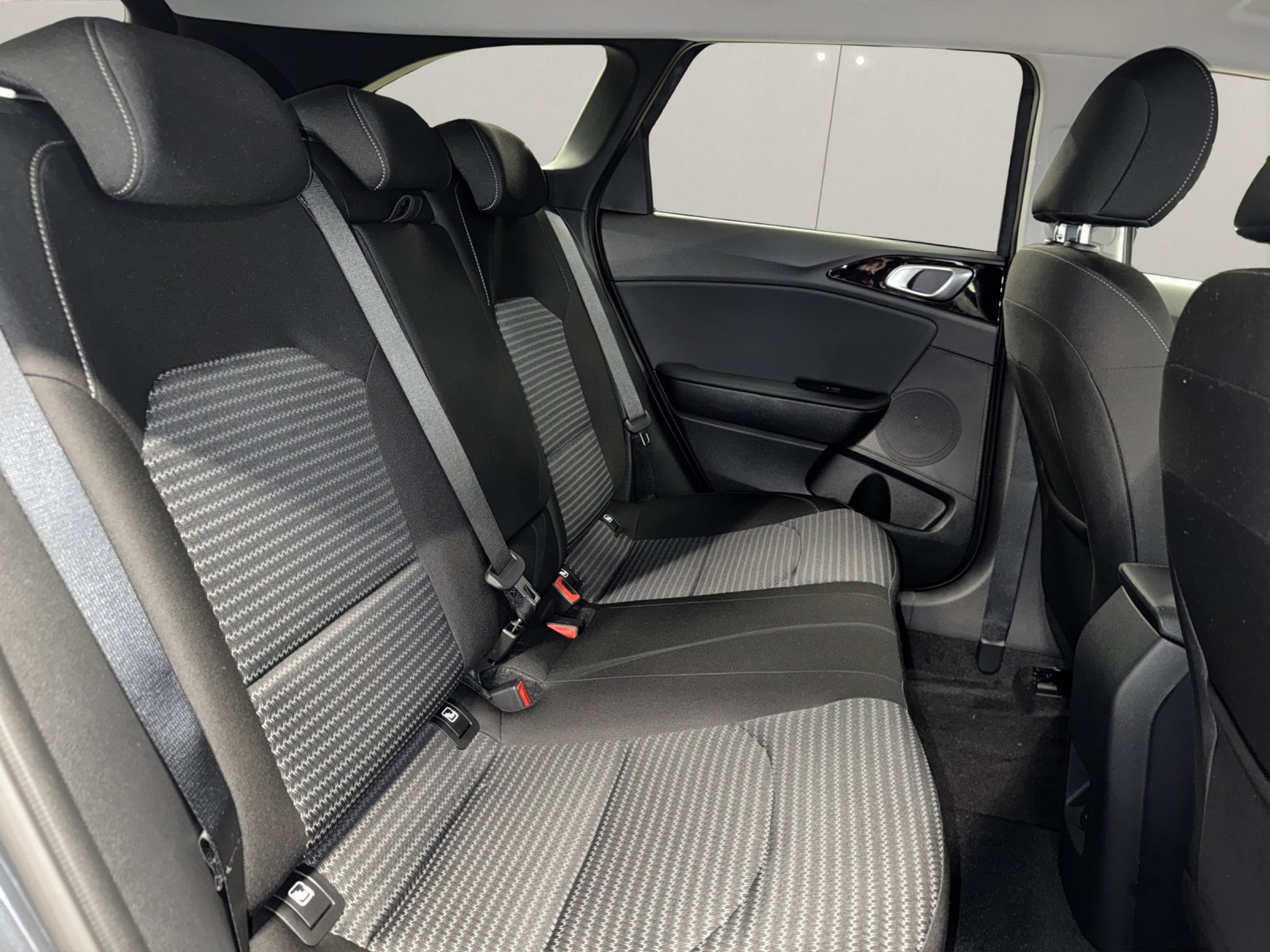 listing desktop thumbnail image 11