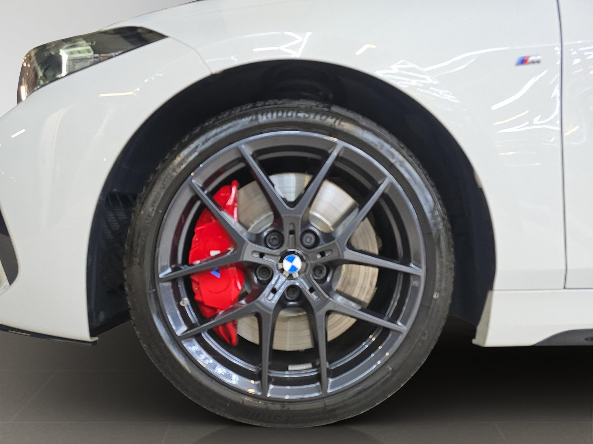 listing desktop thumbnail image 16