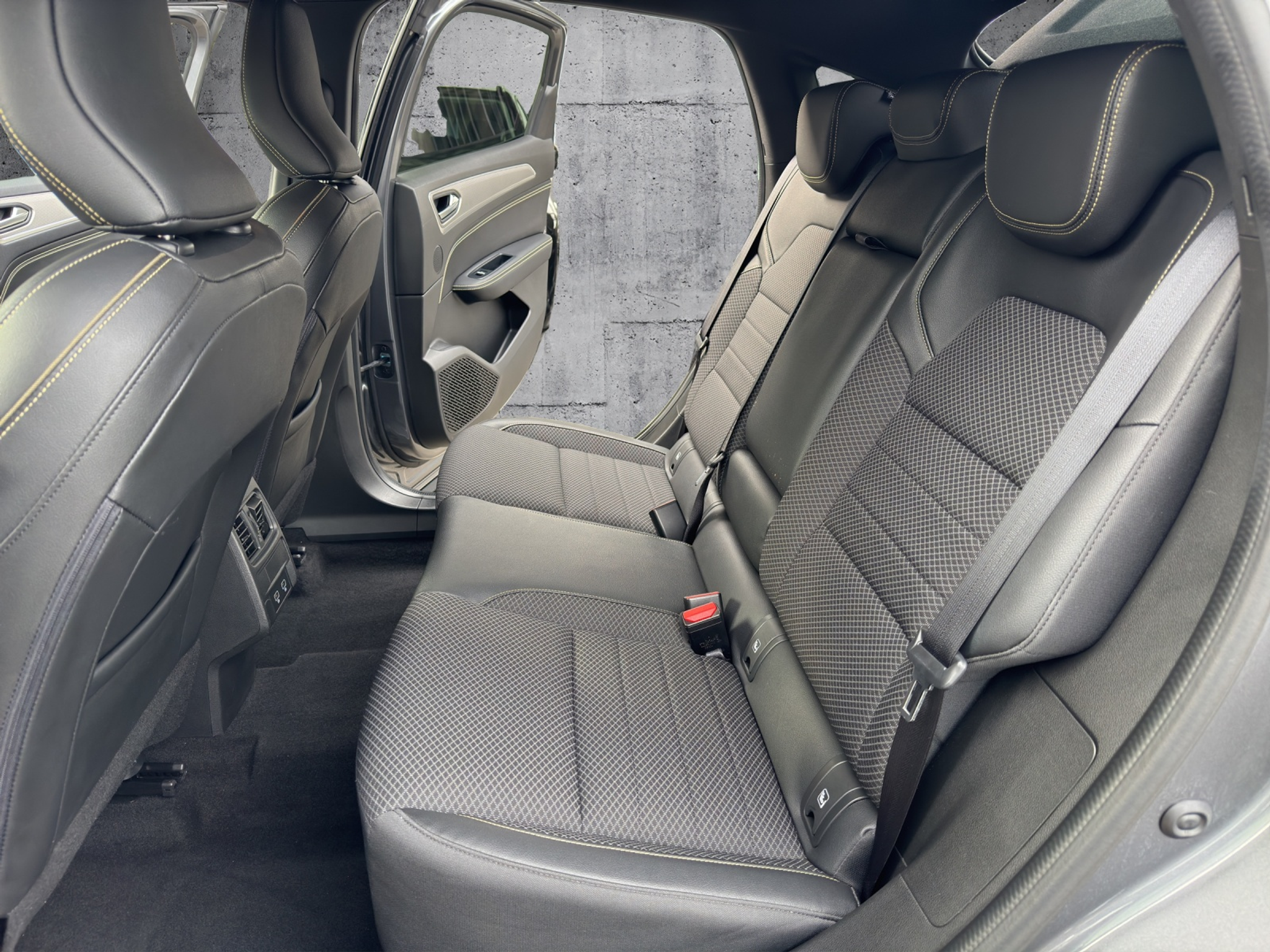 listing desktop thumbnail image 26