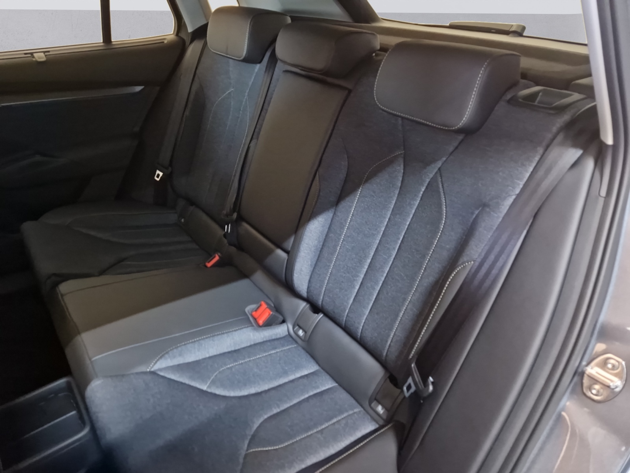 listing desktop thumbnail image 13