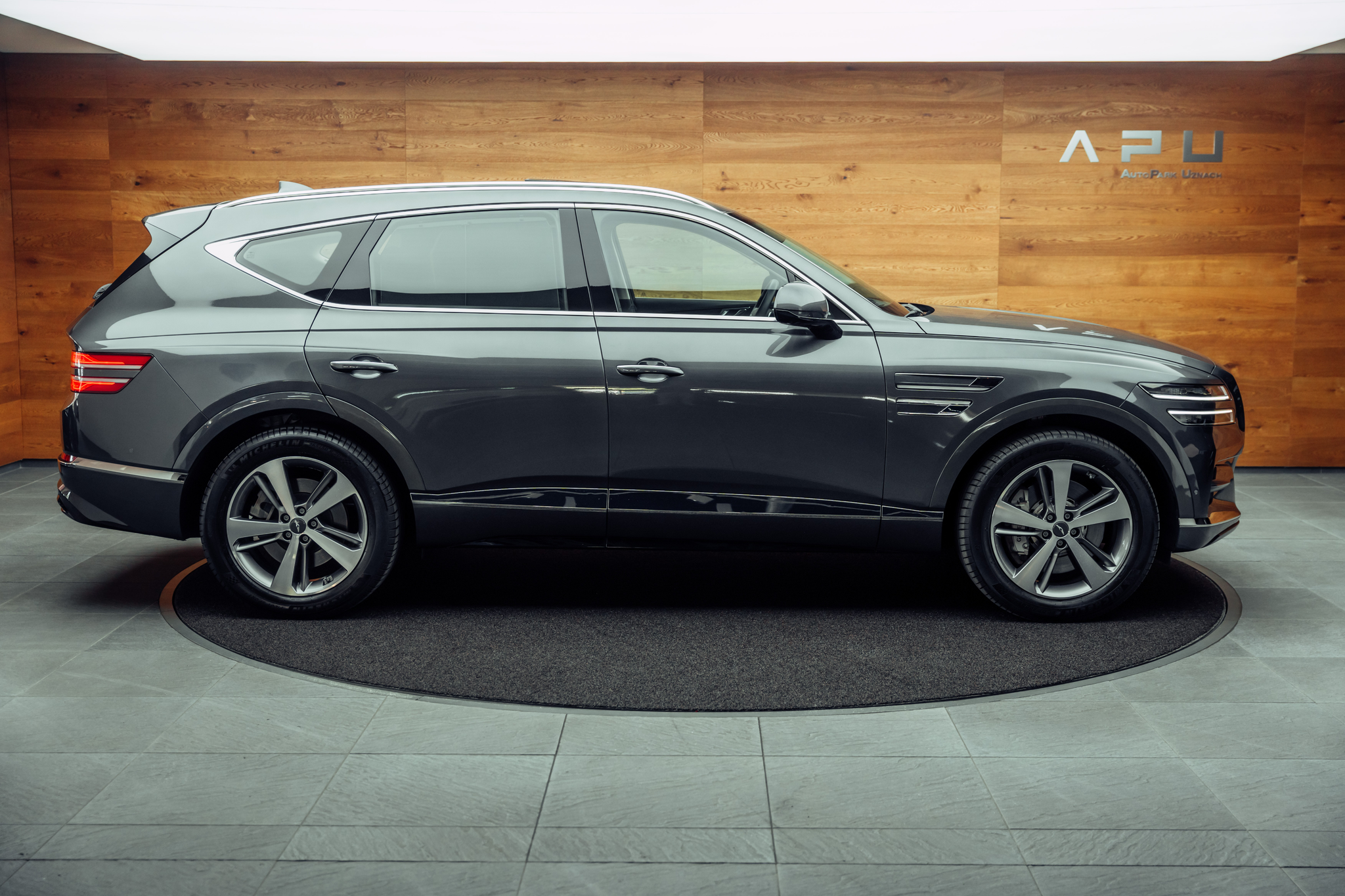 listing desktop thumbnail image 1