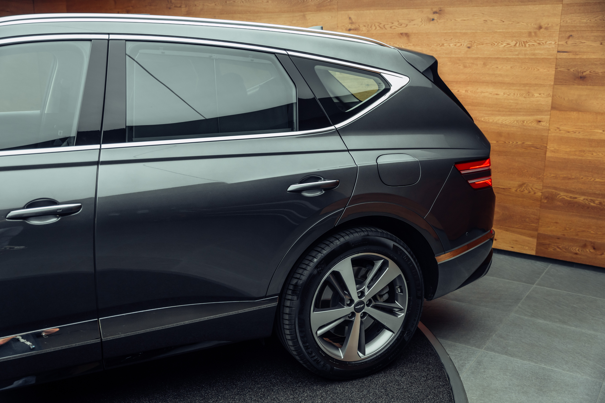 listing desktop thumbnail image 23