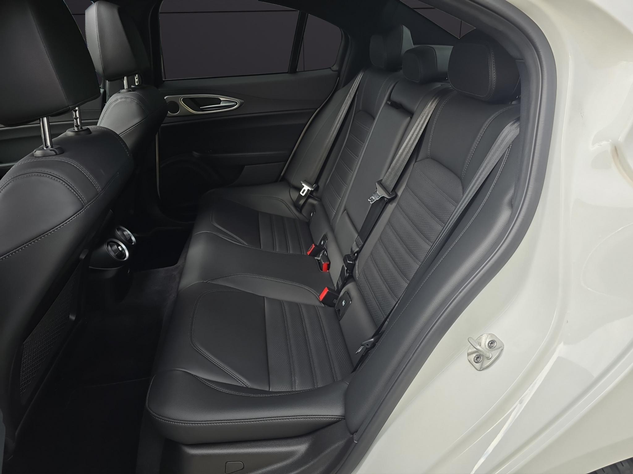 listing desktop thumbnail image 21