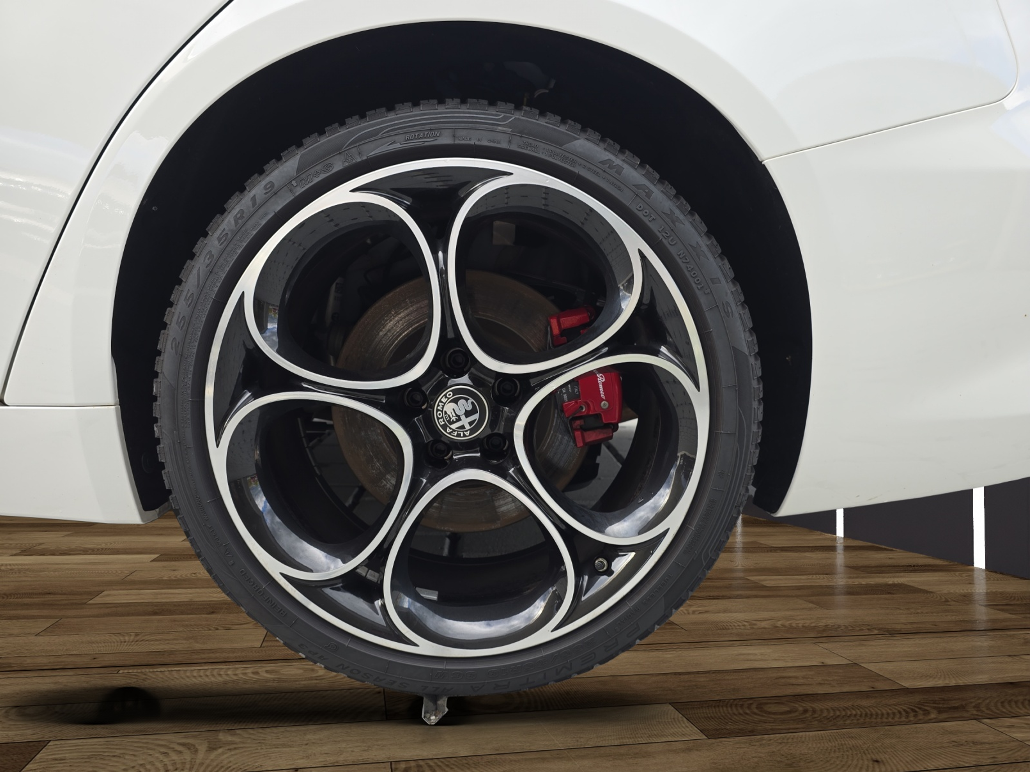 listing desktop thumbnail image 25