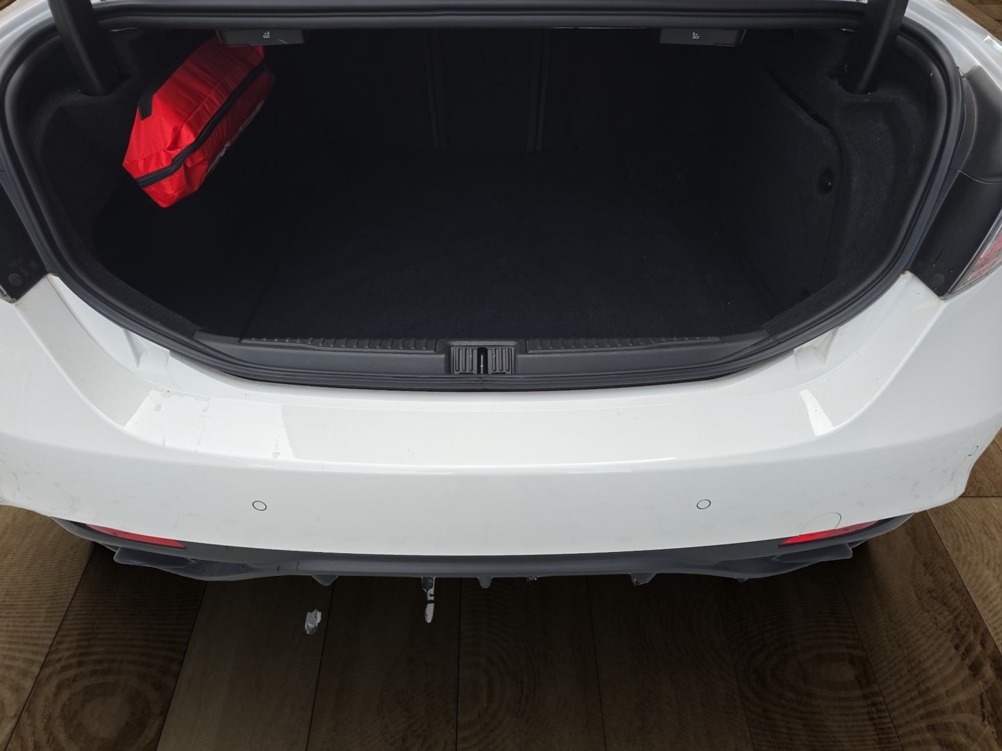 listing desktop thumbnail image 24