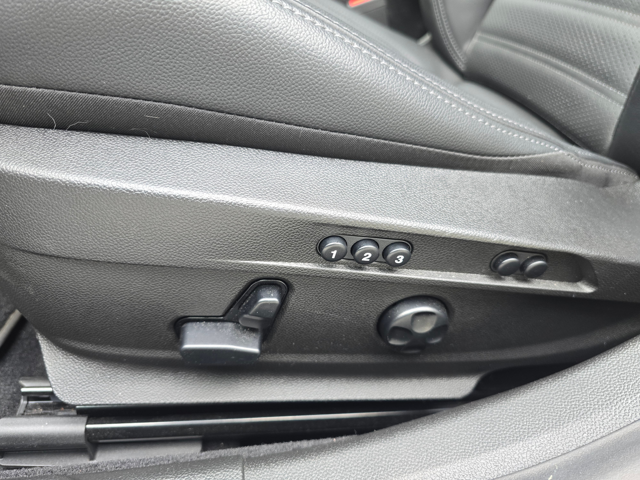 listing desktop thumbnail image 19