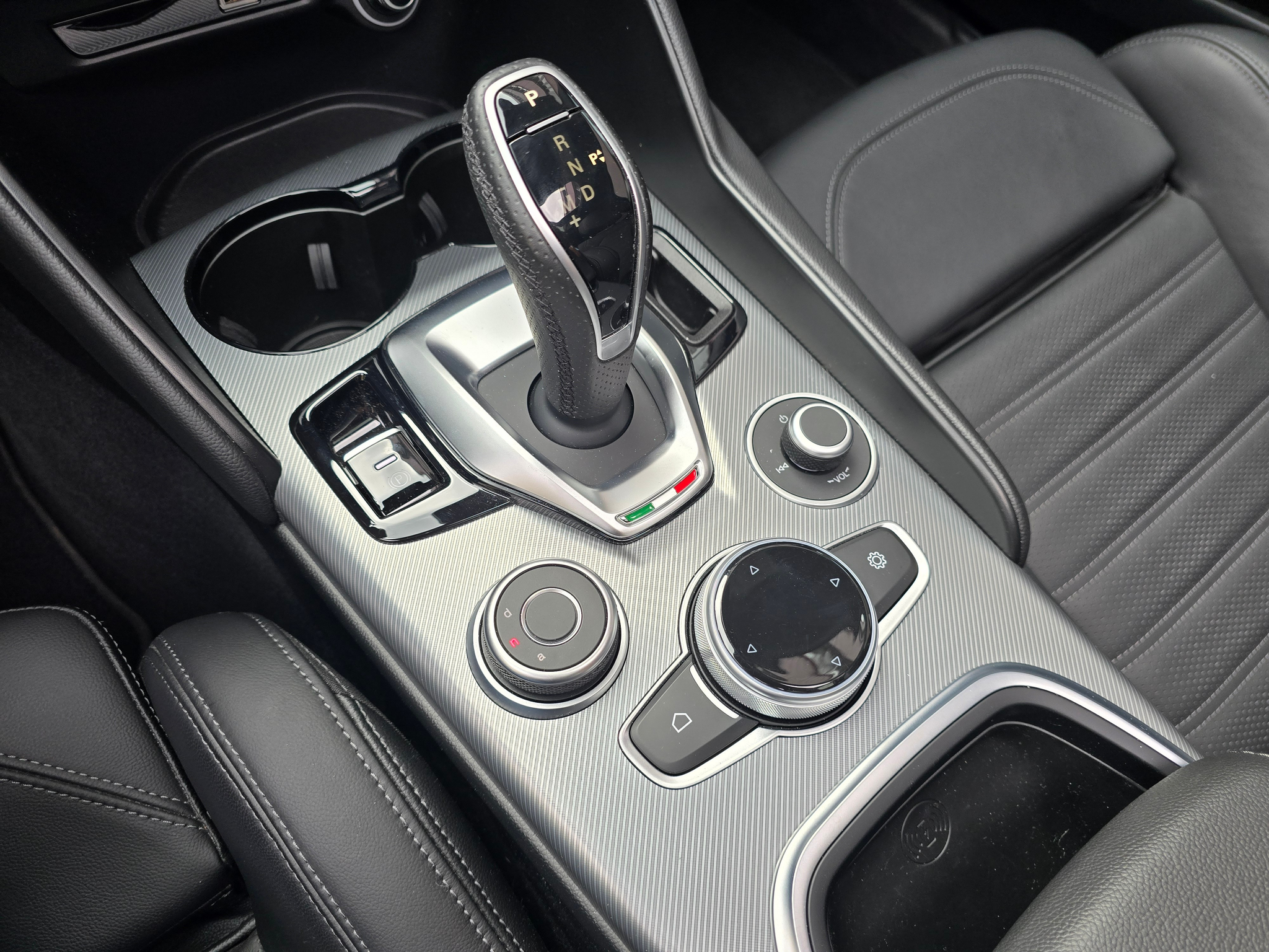 listing desktop thumbnail image 17