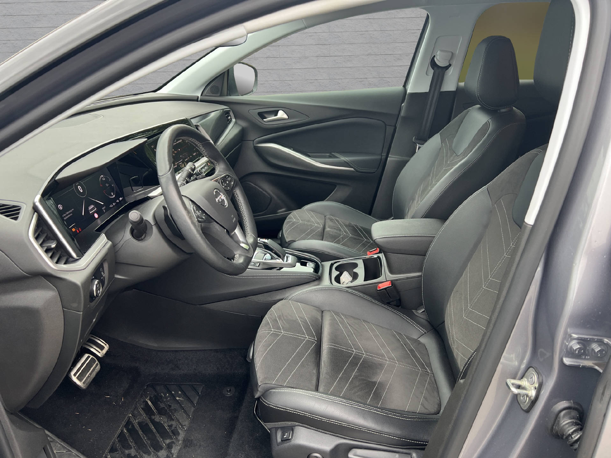 listing desktop thumbnail image 7