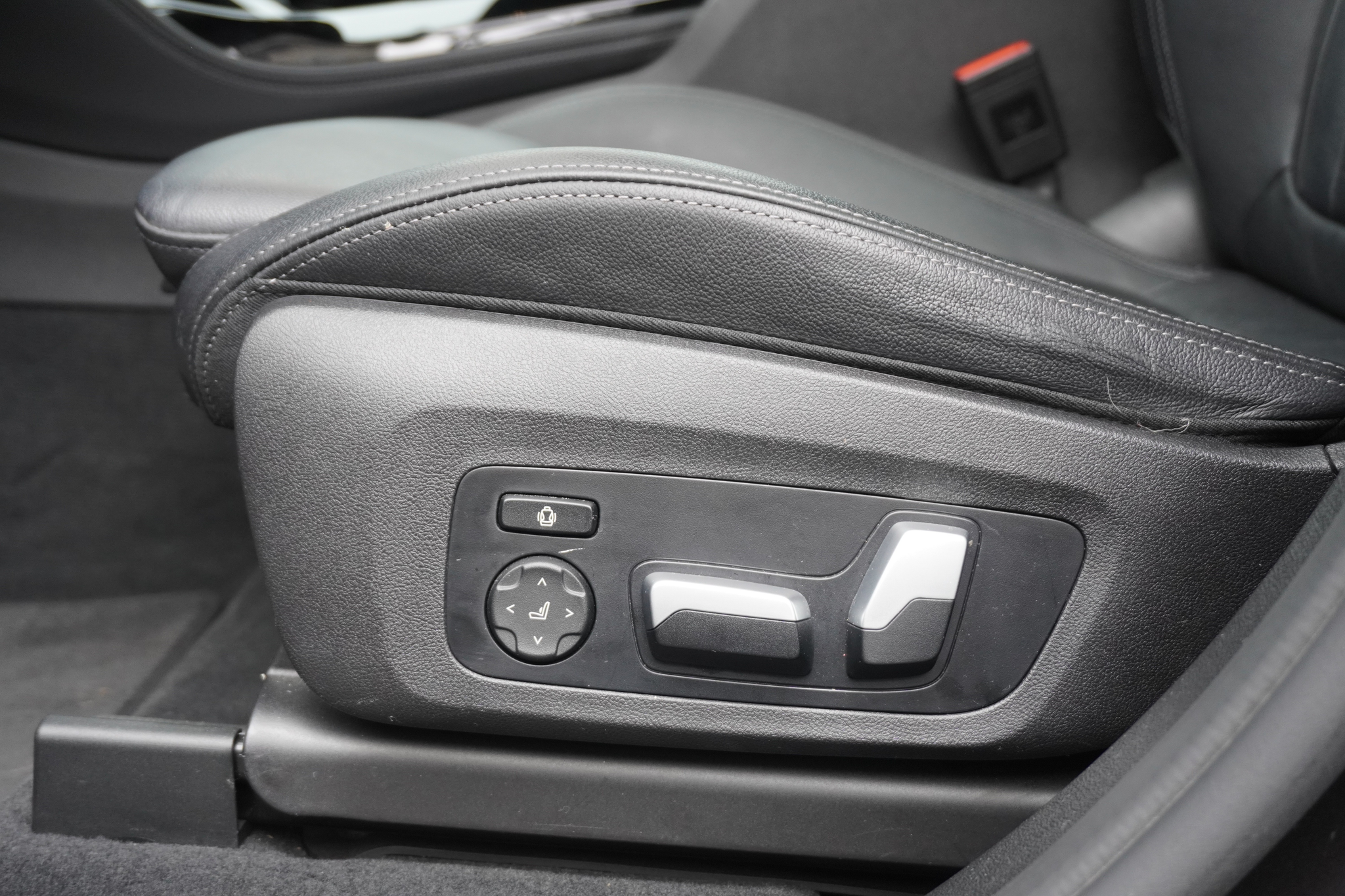 listing desktop thumbnail image 28