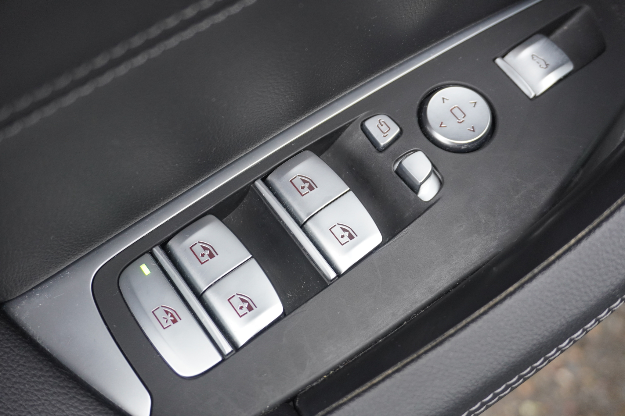 listing desktop thumbnail image 29