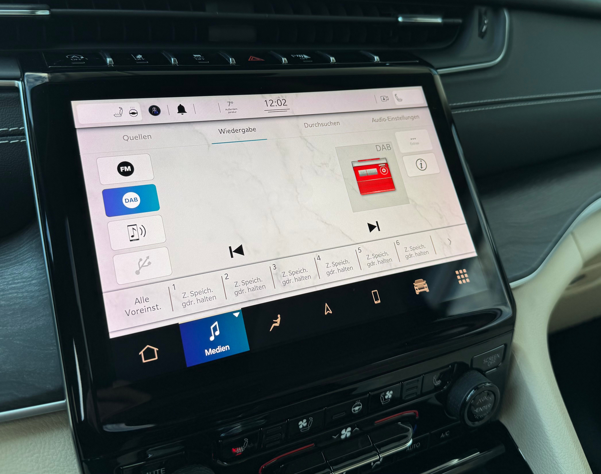 listing desktop thumbnail image 19