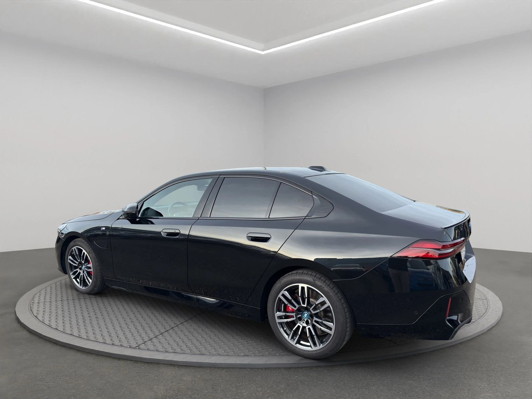 listing desktop thumbnail image 3