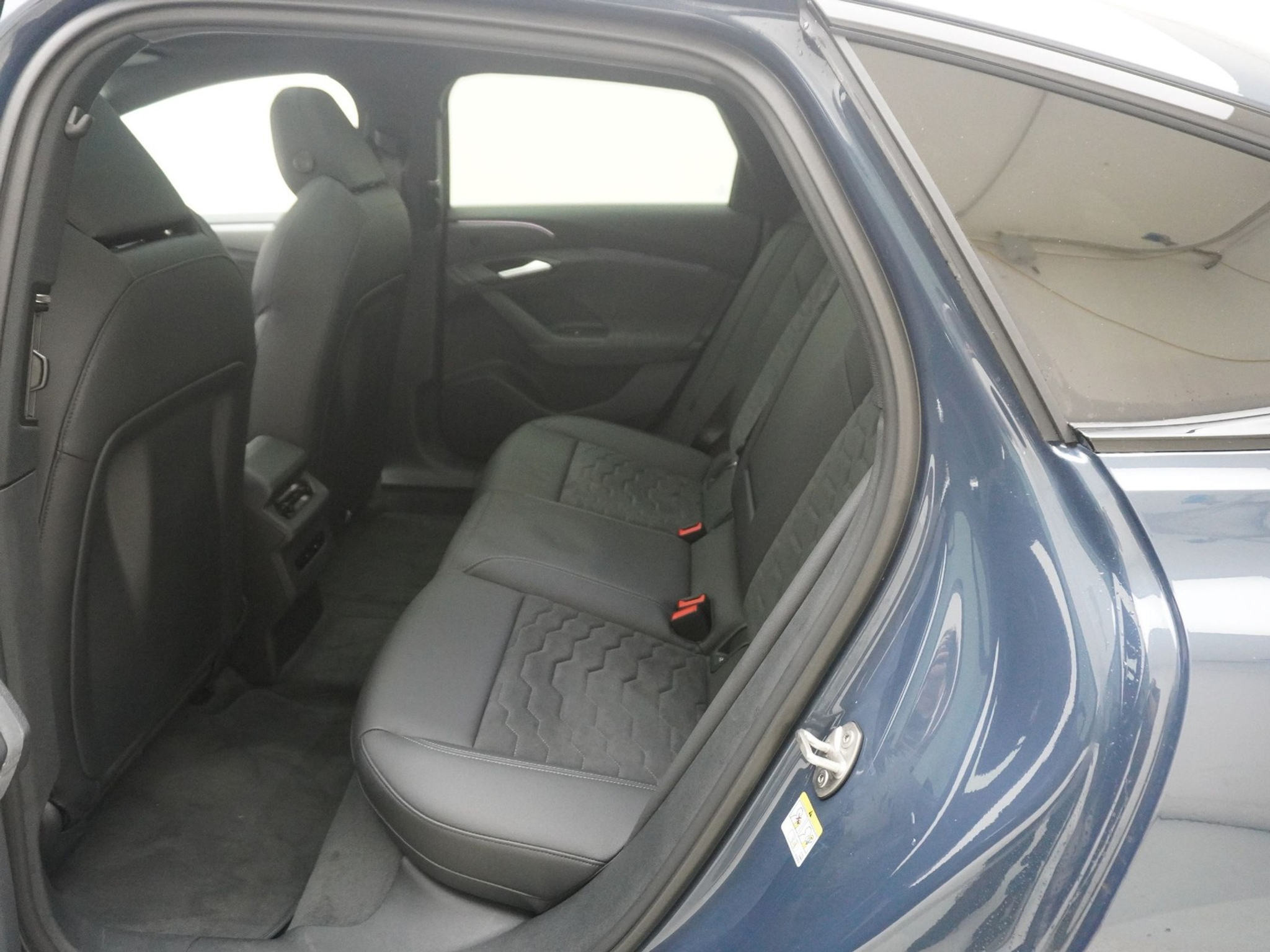 listing desktop thumbnail image 14