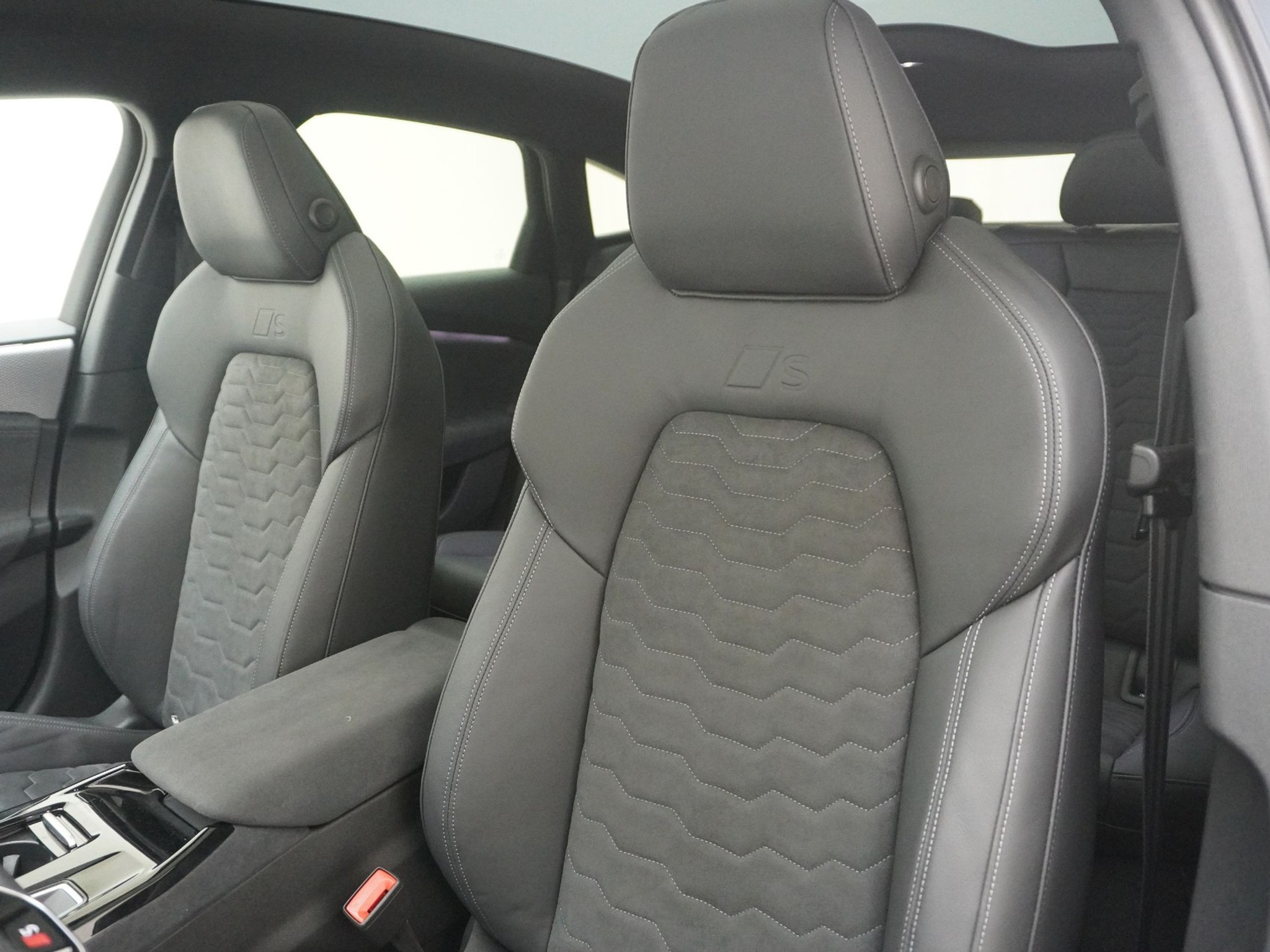 listing desktop thumbnail image 13