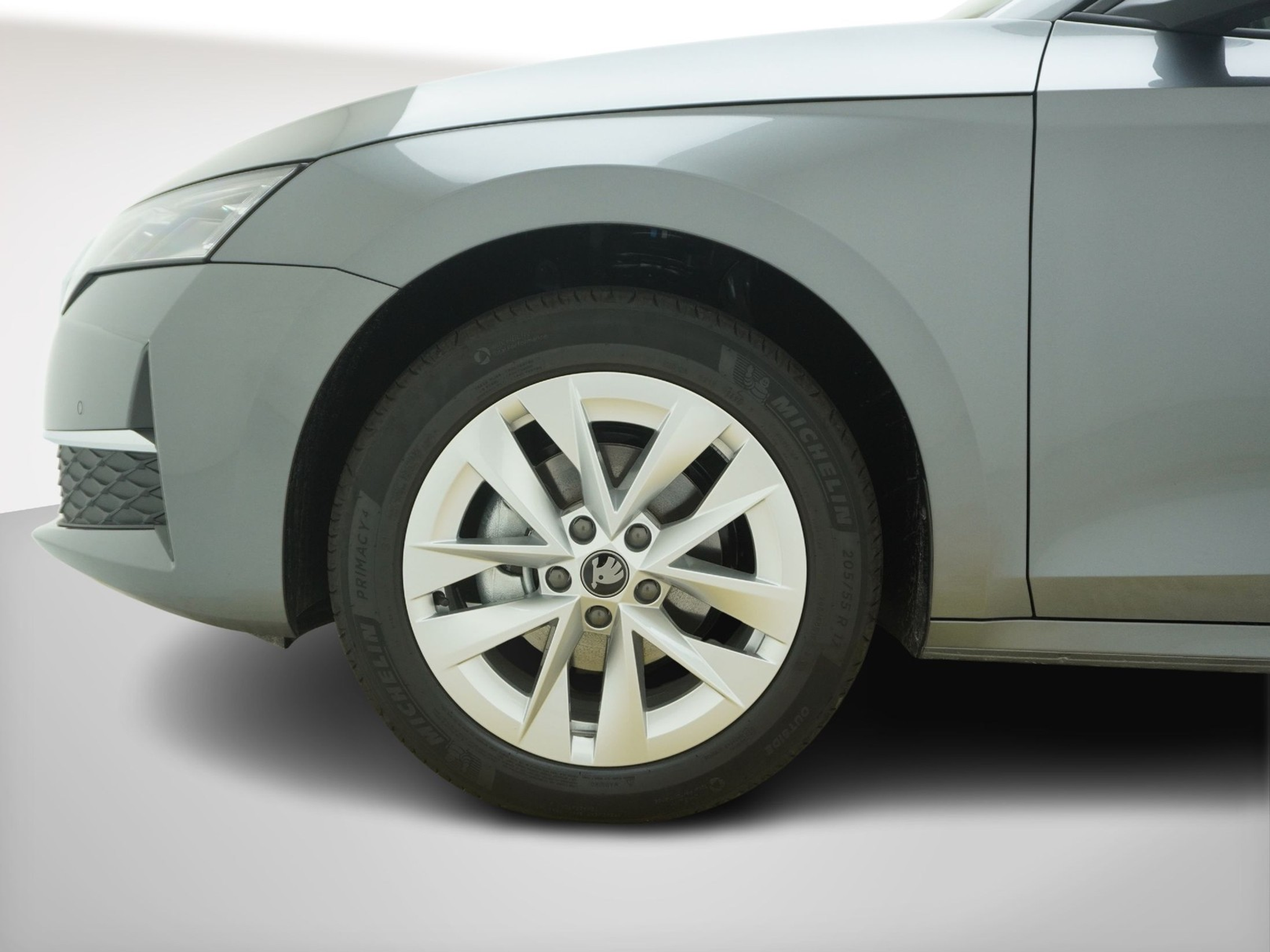 listing desktop thumbnail image 9