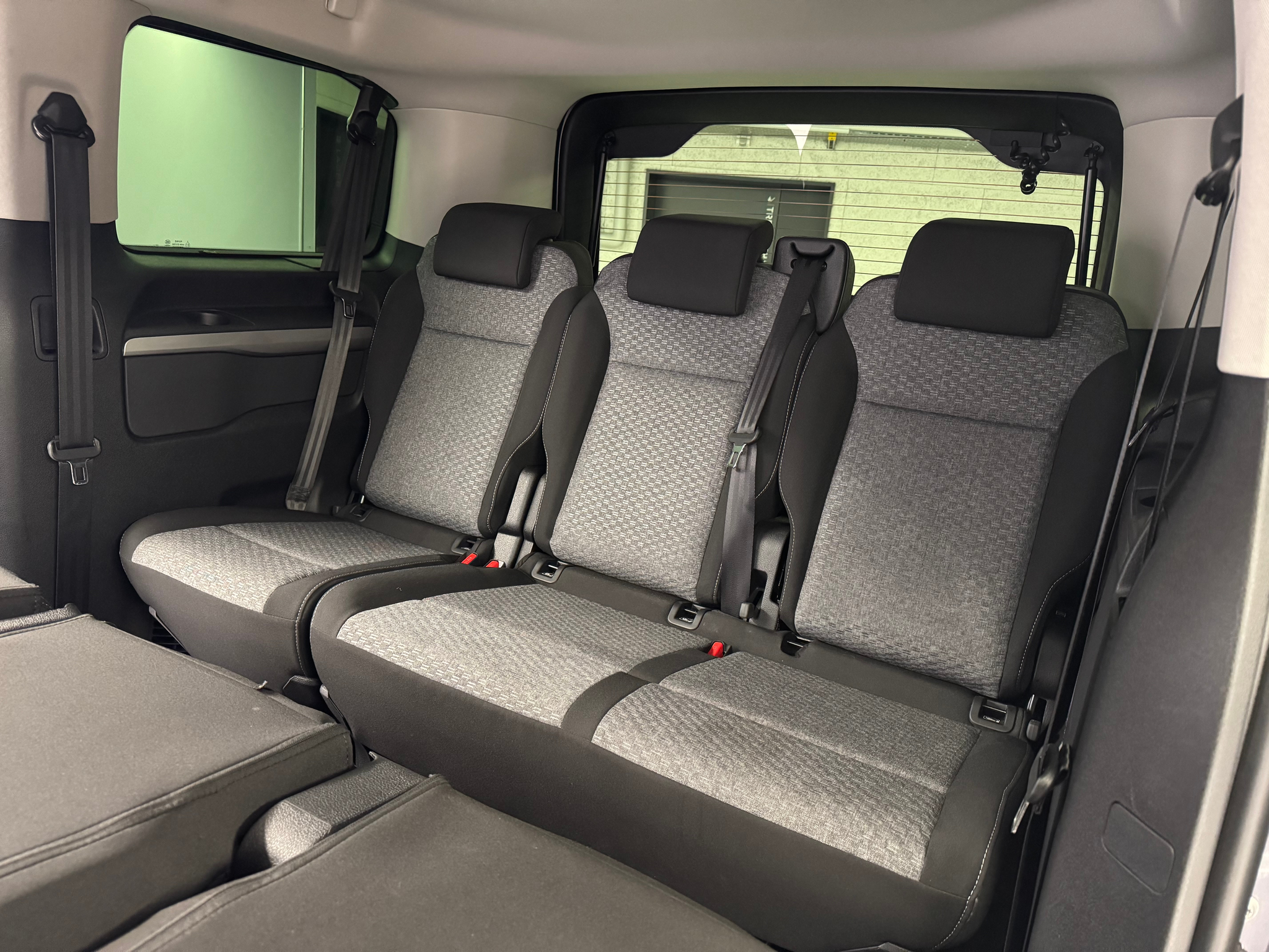 listing desktop thumbnail image 11